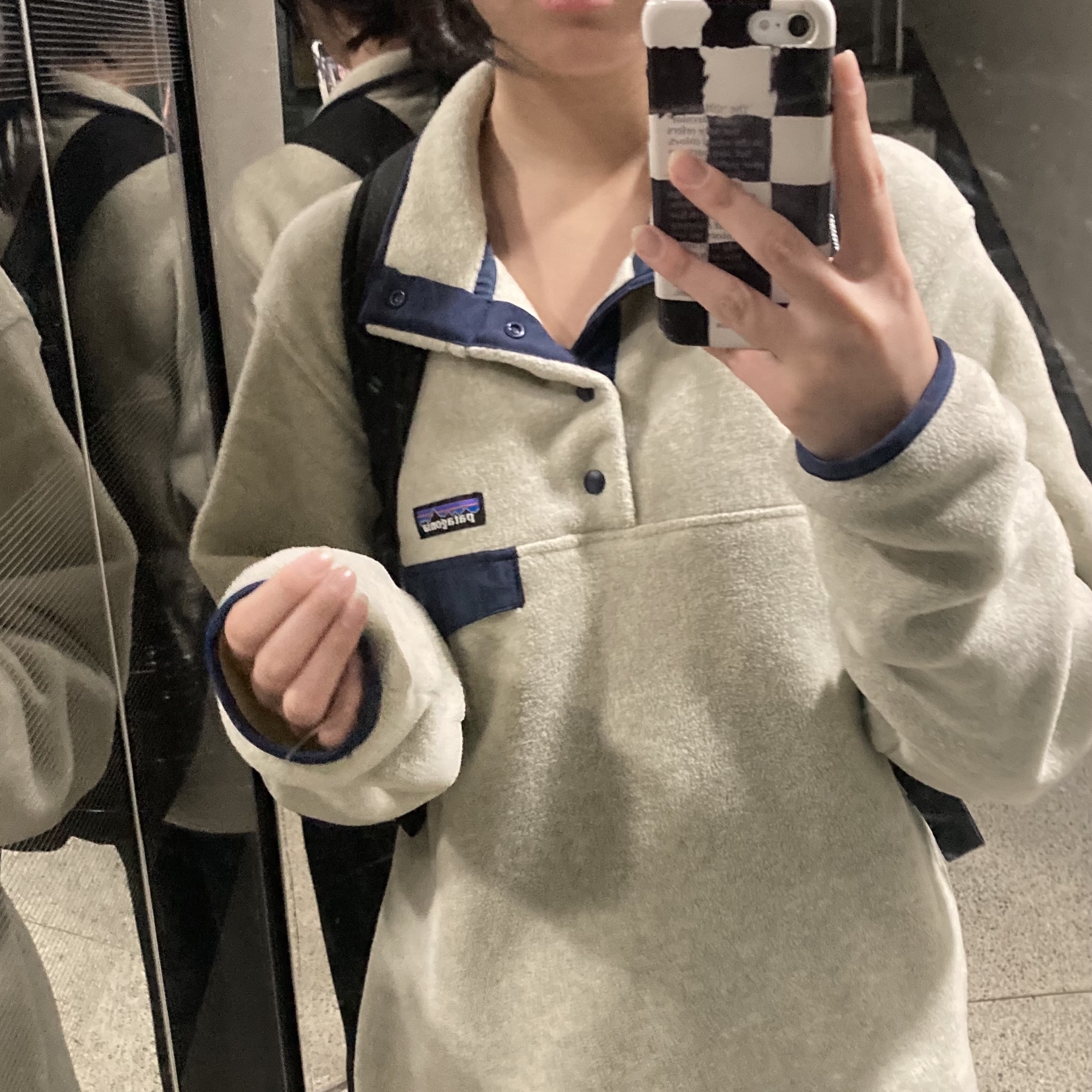 Patagonia Lightweight Synchilla Snap-T Fleece Pullover Oatmeal Heather/Smolder Blue/New Navy 착용 스타일 - 1