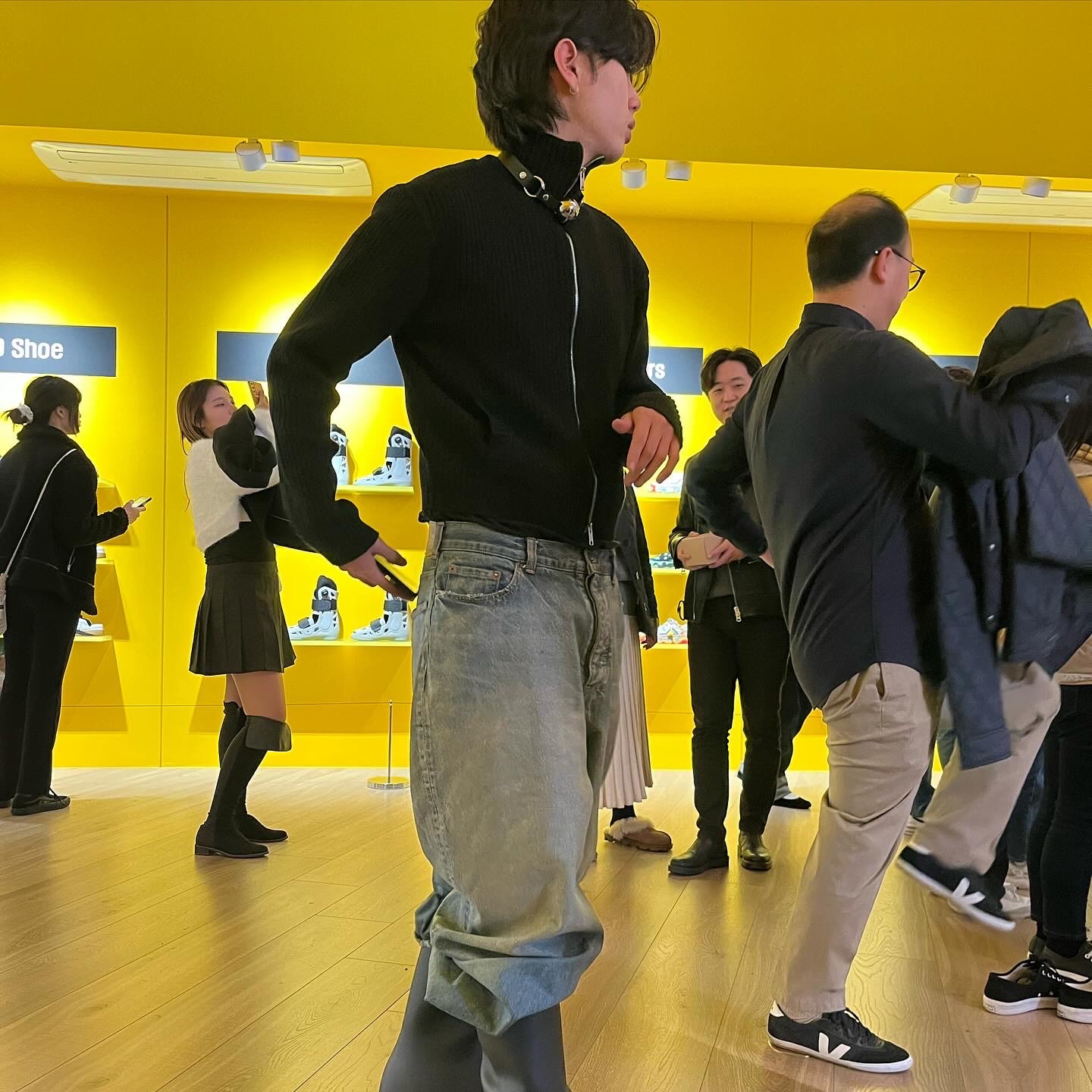 Project G/R BDSM Ball Gag Buckle Knit Zip-Up Black, Balenciaga Large Baggy Jeans in Blue Coated Soft Denim 착용 스타일 - 3