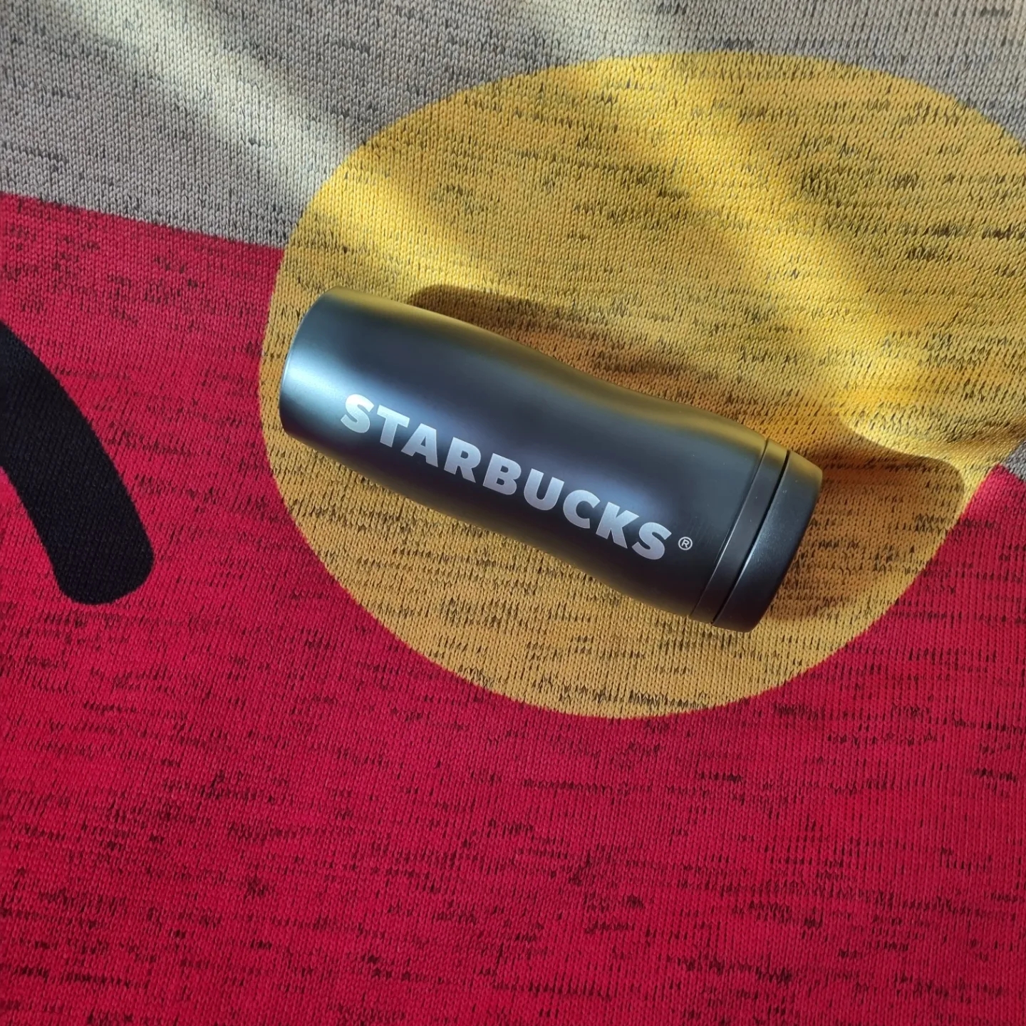 Starbucks x Fragment Curved Stainless Black Bottle 355ml 착용 스타일 - 2