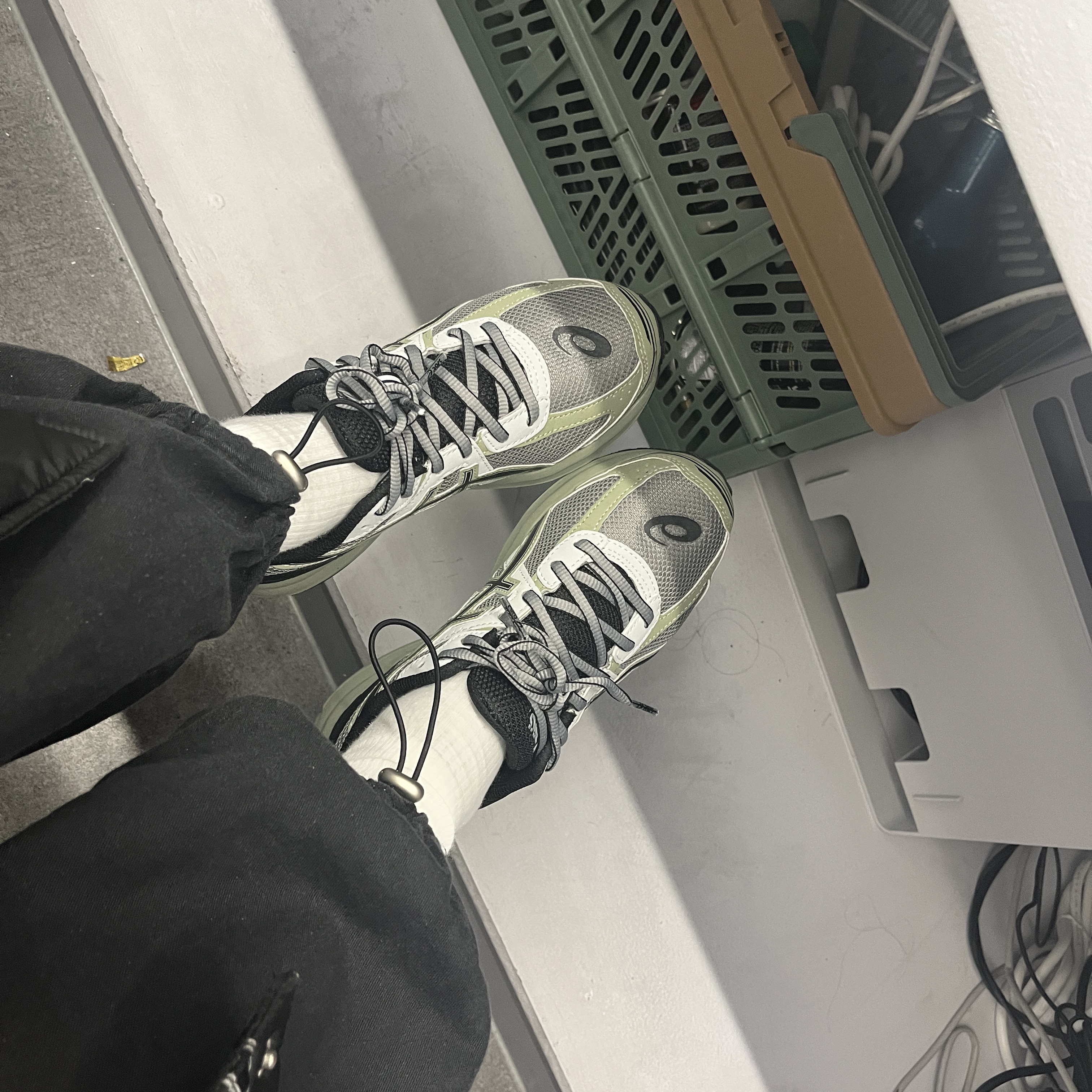 Asics Jog 100 S Sheet Rock - 2E Wide 착용 스타일