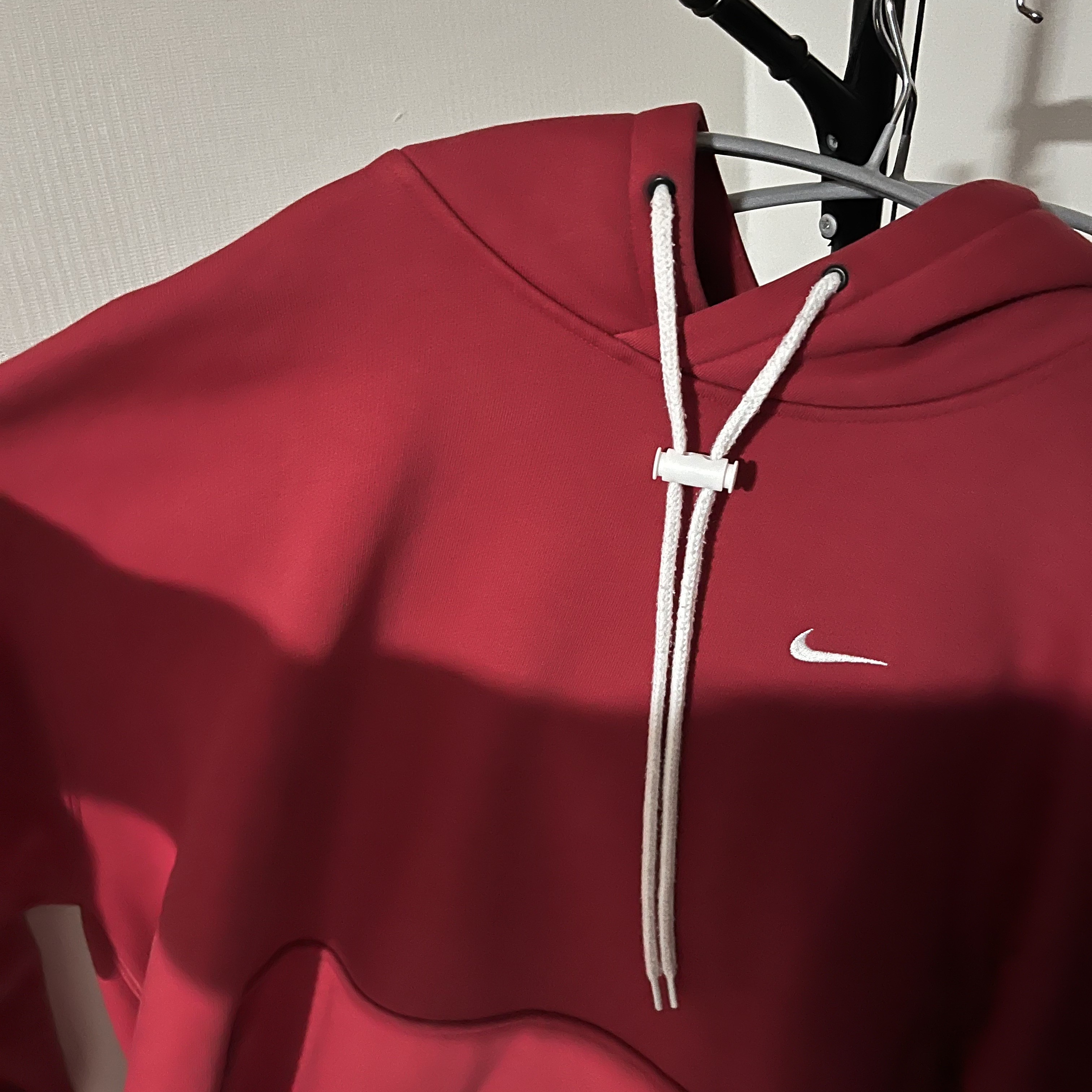 Nike M NRG Hoodie Red 착용 스타일