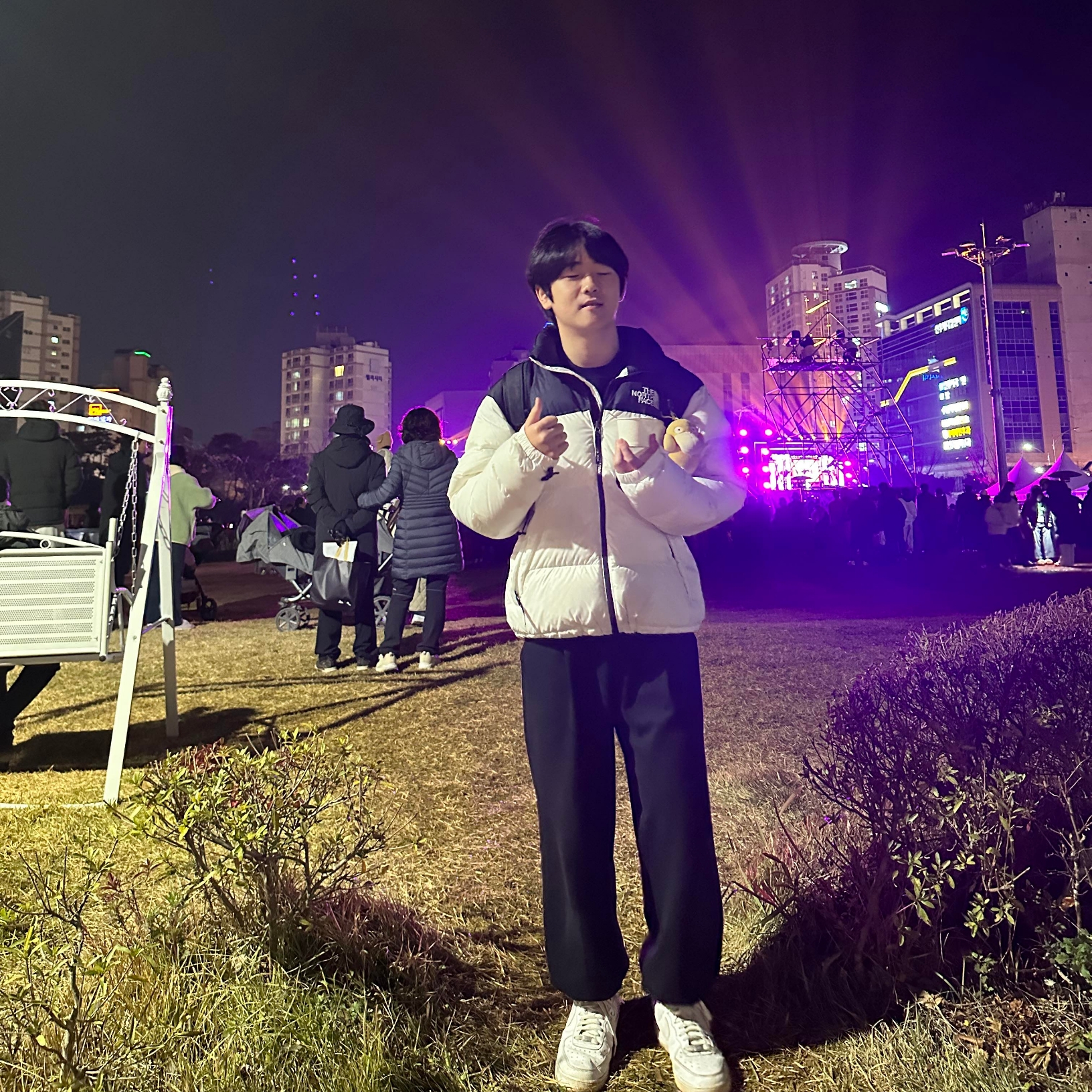 The North Face 1996 Eco Nuptse Jacket White 착용 스타일