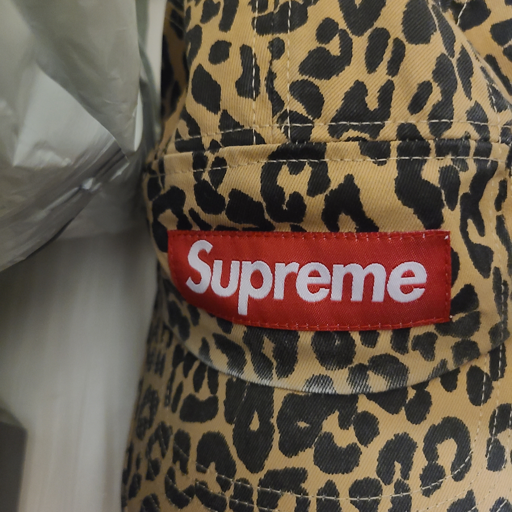 Supreme Washed Chino Twill Camp Cap Leopard - 23FW 착용 스타일