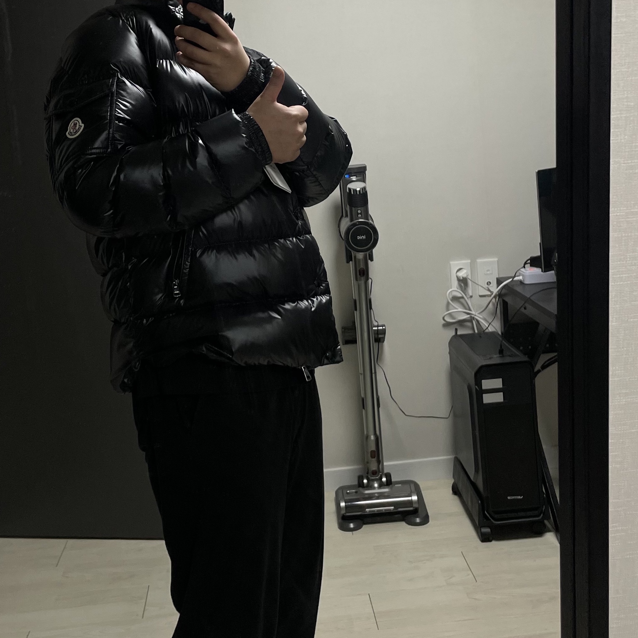 Moncler Lule Short Down Jacket Black - 23FW 착용 스타일
