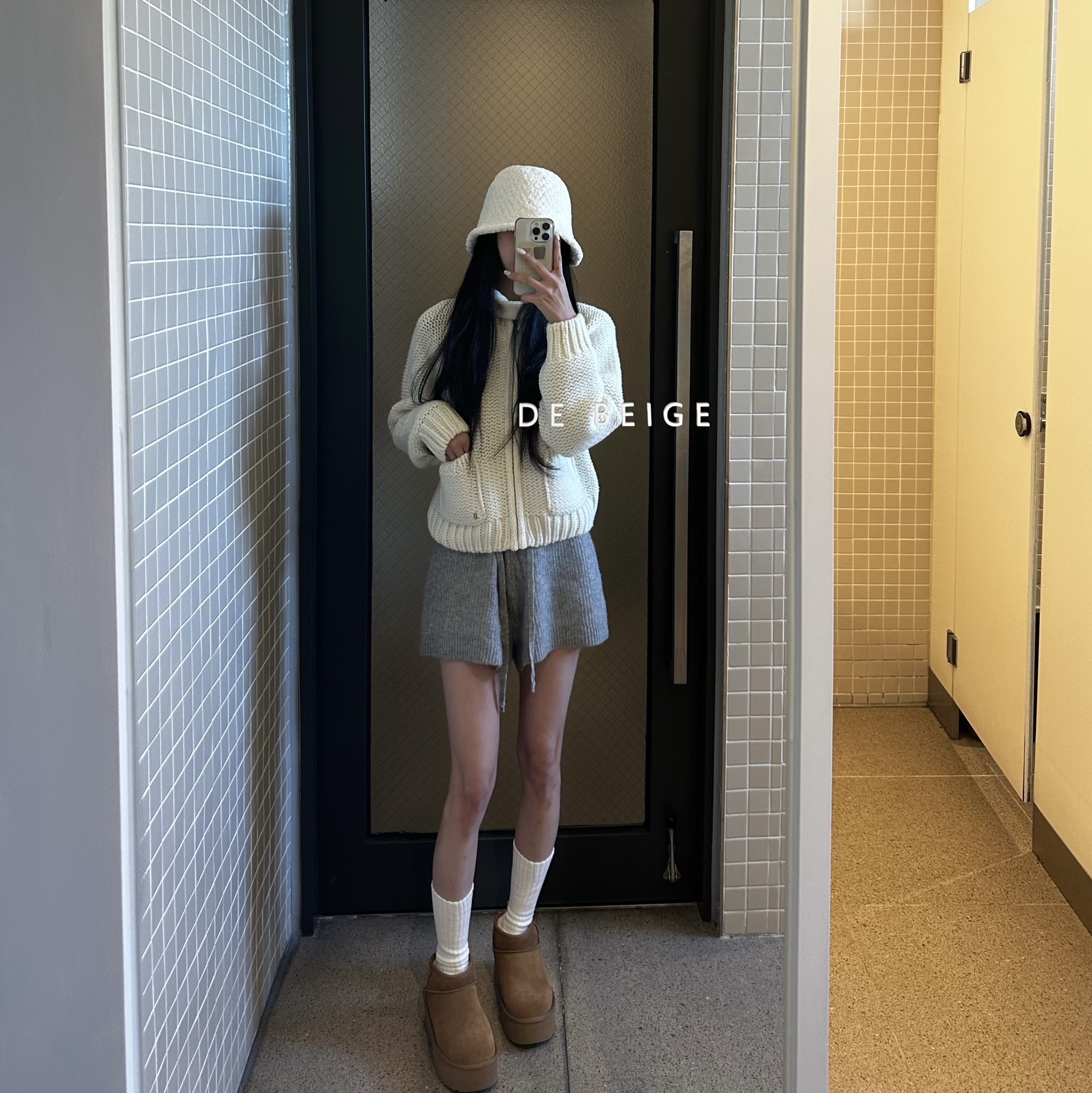 (W) UGG Classic Ultra Mini Platform Boots Chestnut 착용 스타일
