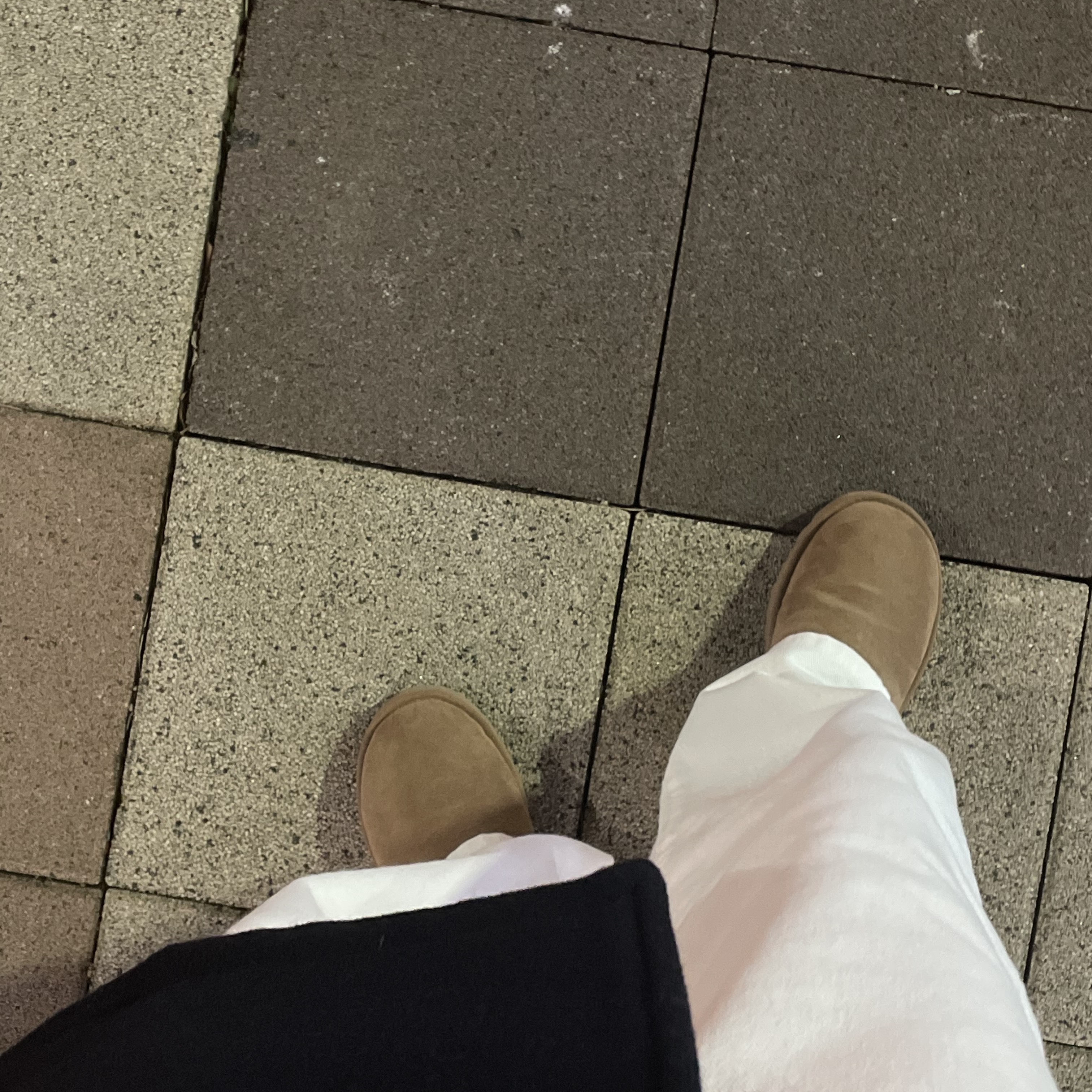 (W) UGG Classic Ultra Mini Boots Chestnut 착용 스타일