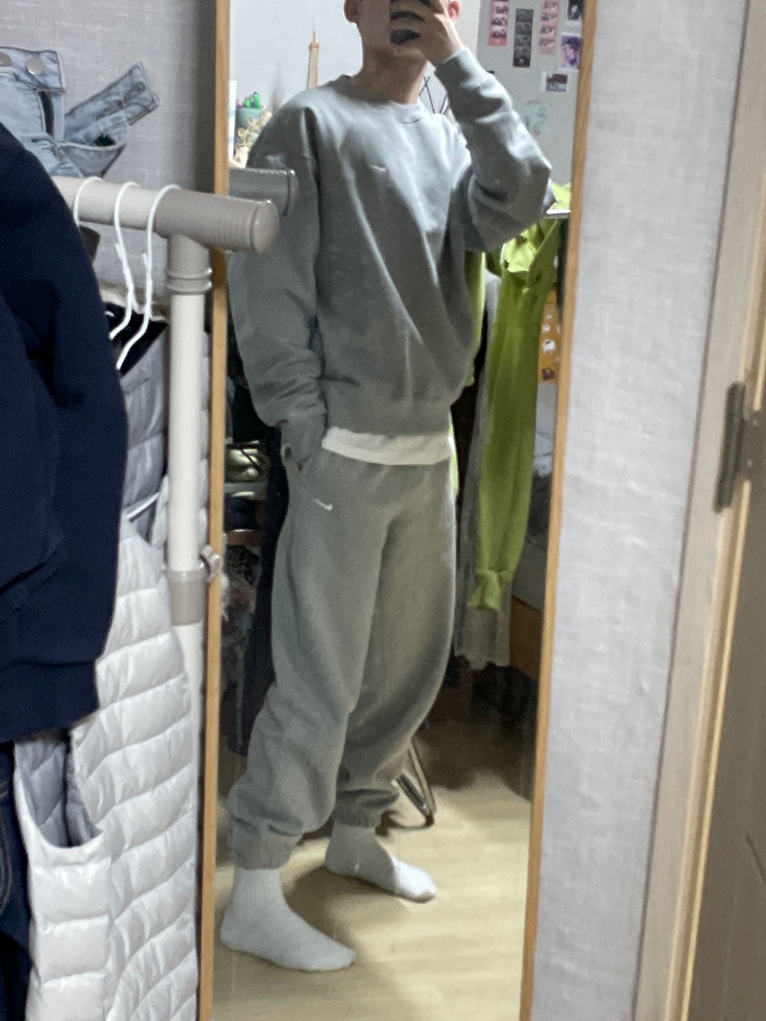 Nike NRG Solo Swoosh Crew Fleece Dark Grey Heather - Asia 착용 스타일