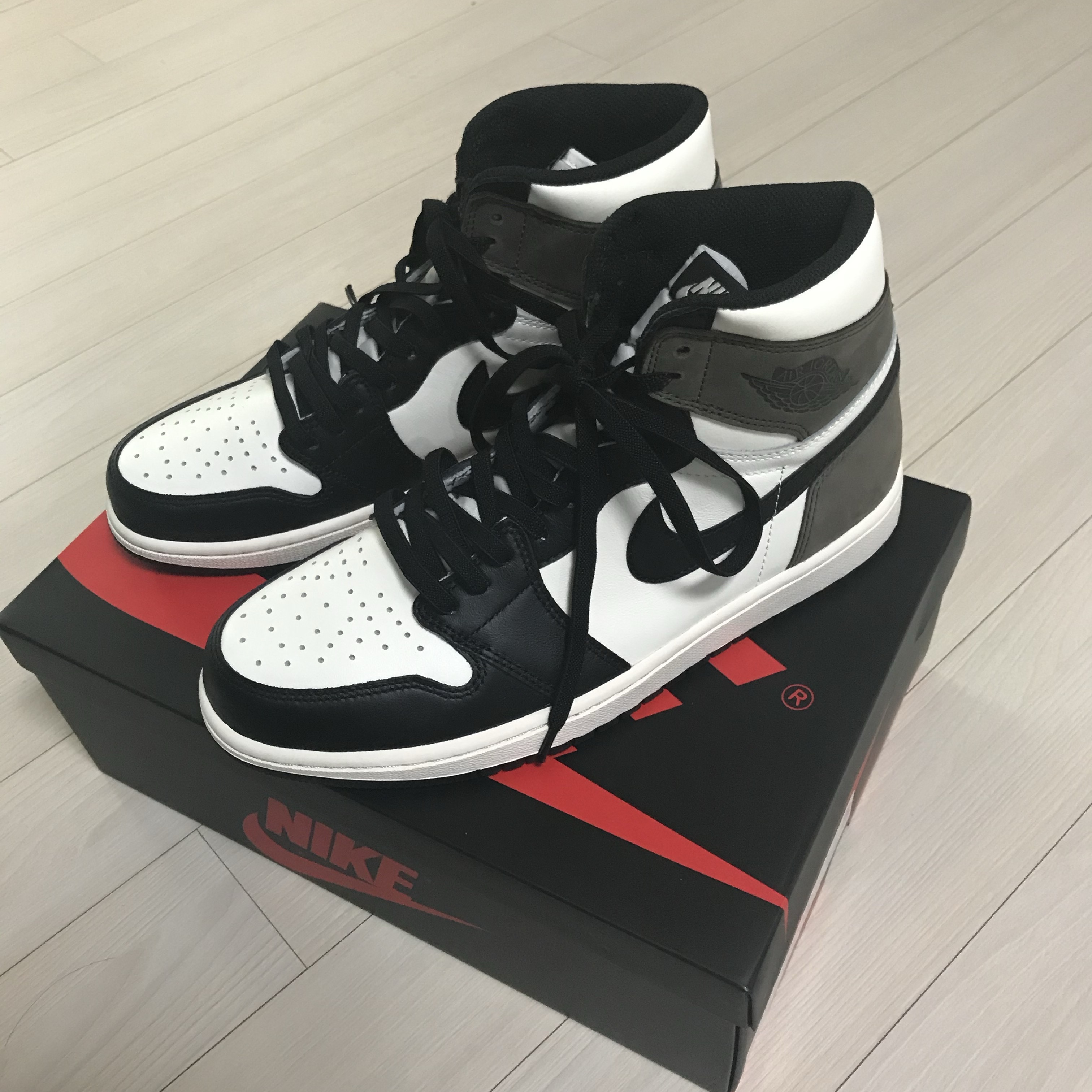 Jordan 1 Retro High OG Black Mocha 착용 스타일