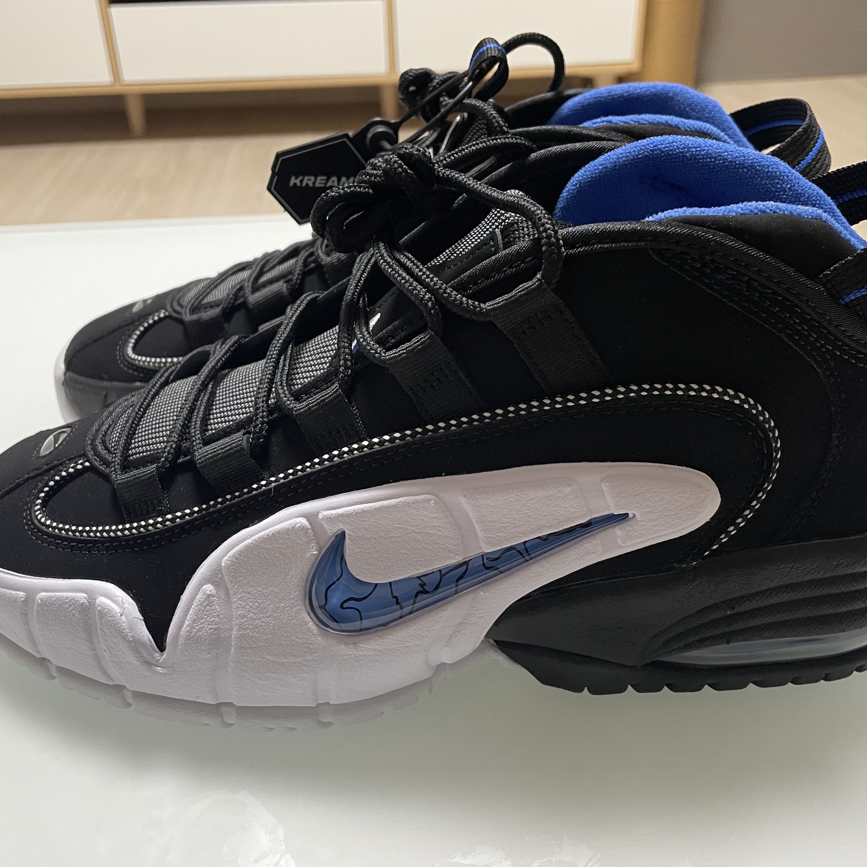 Nike Air Max Penny Varsity Royal and Black 착용 스타일