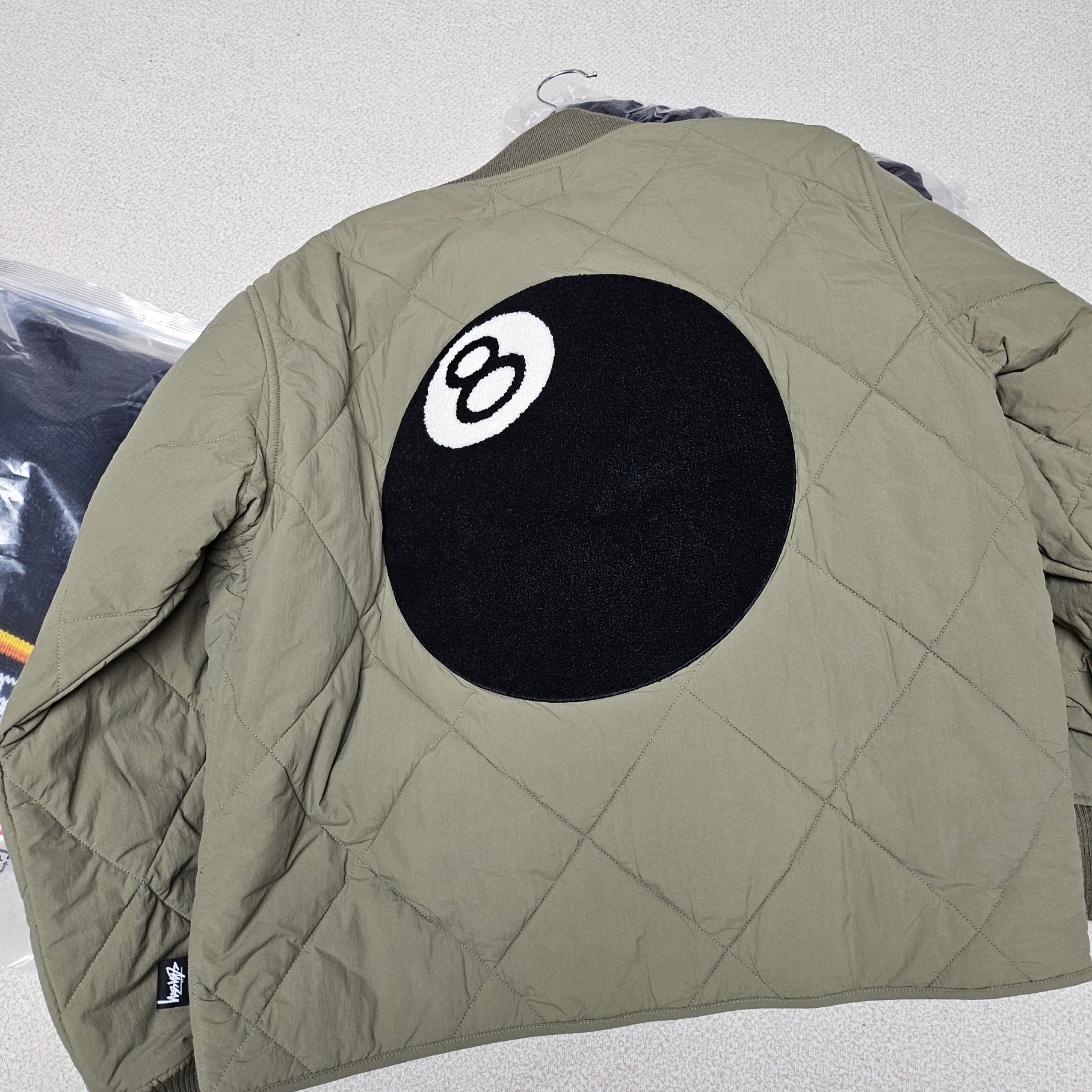 Stussy 8 Ball Quilted Liner Jacket Olive 착용 스타일