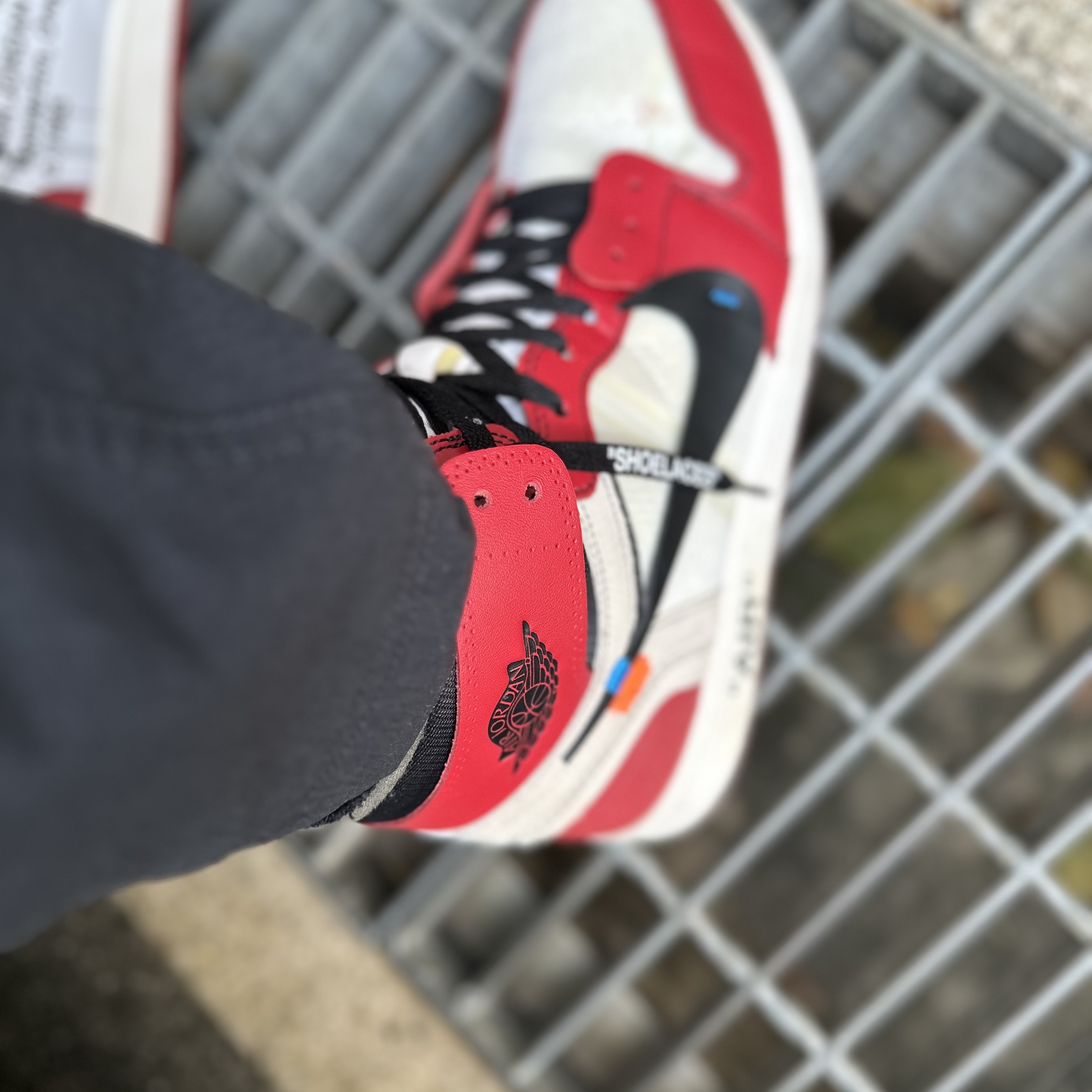 Jordan 1 x Off-White Retro High Chicago The Ten 착용 스타일 - 3