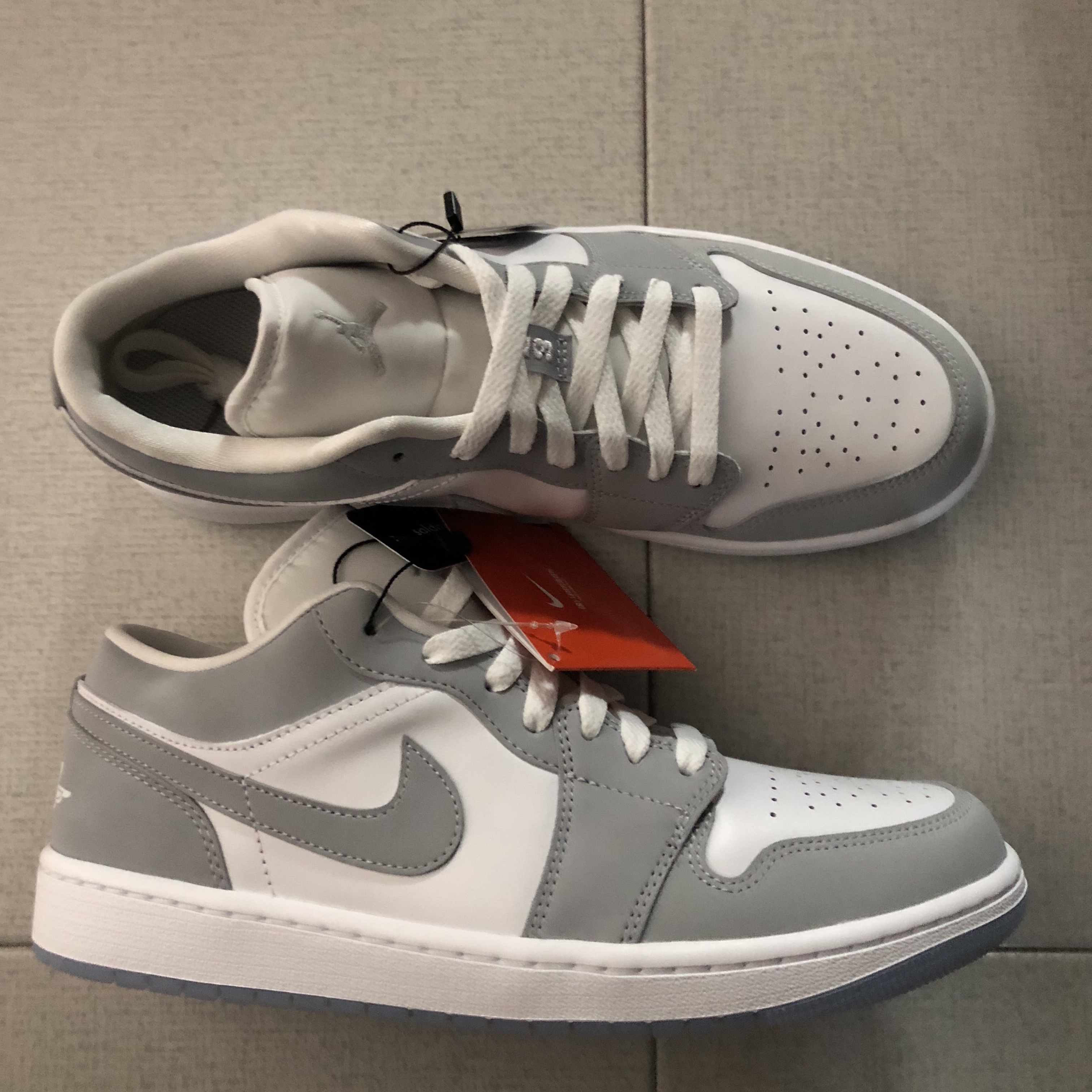 (W) Jordan 1 Low White Wolf Grey 착용 스타일
