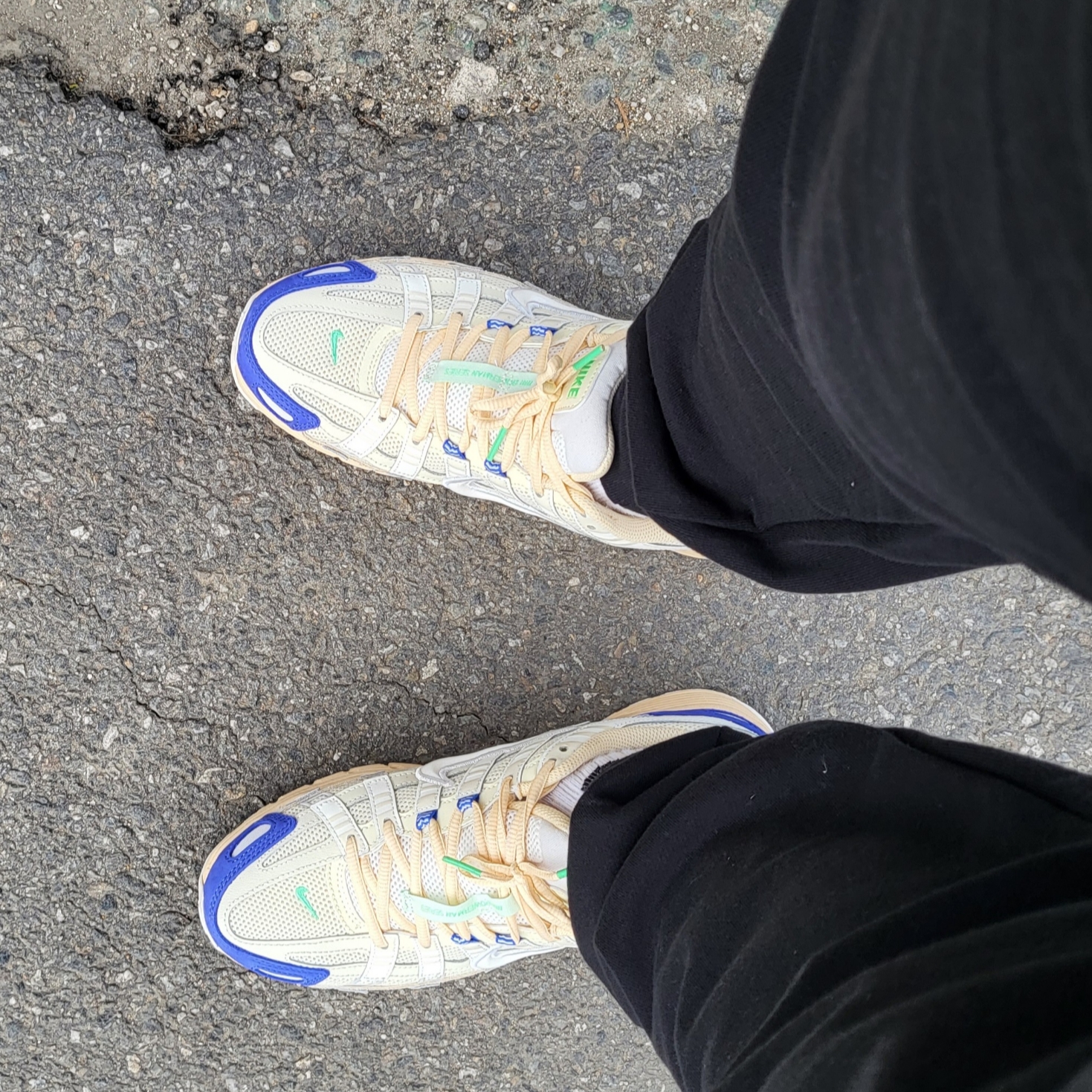 Nike P-6000 Coconut Milk Medium Blue 착용 스타일