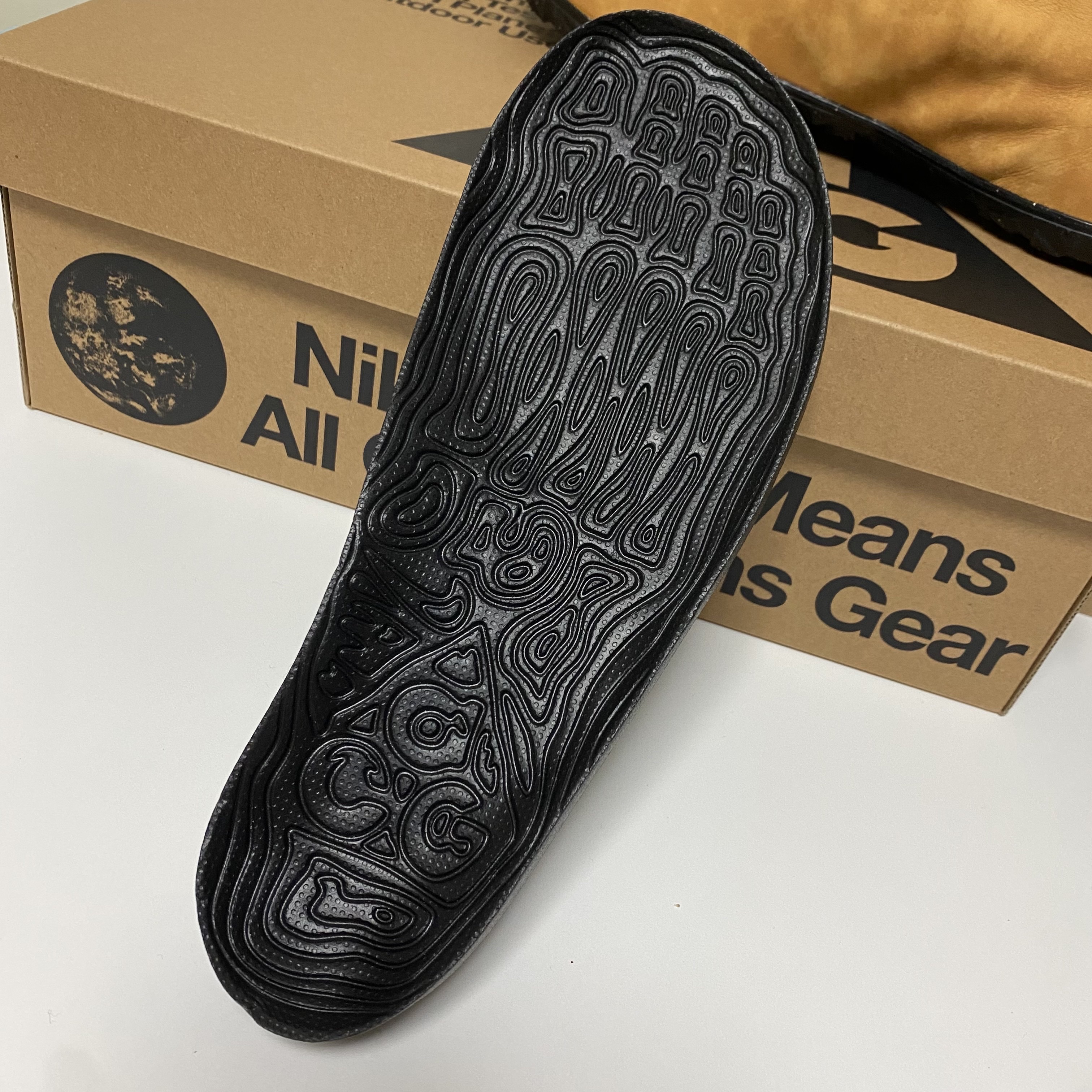 Nike ACG Moc PRM Russet 착용 스타일 - 2
