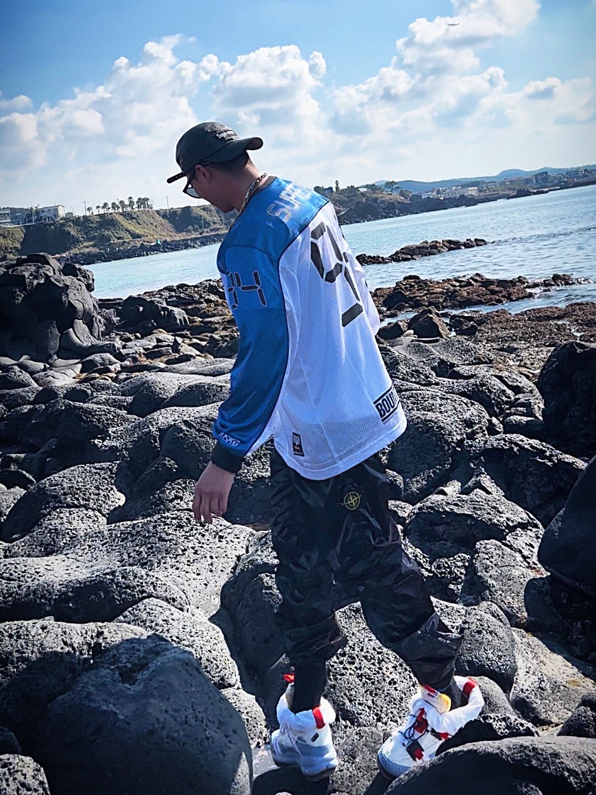 Supreme Leather Camp Cap Black - 21SS, Supreme x Stone Island New Silk Light Pants Black - 19SS 착용 스타일 - 2