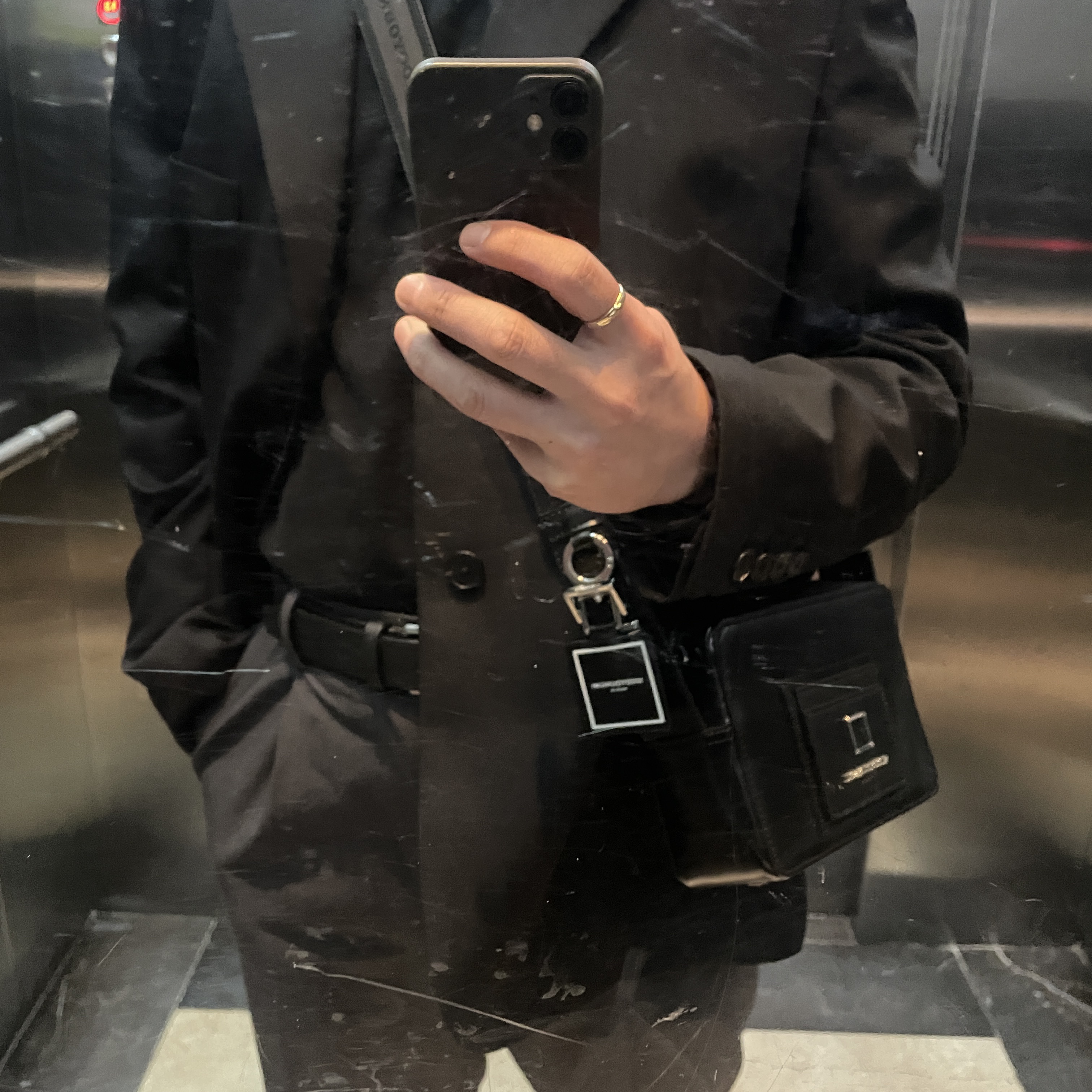 Wooyoungmi Square Mini Bag Black 착용 스타일