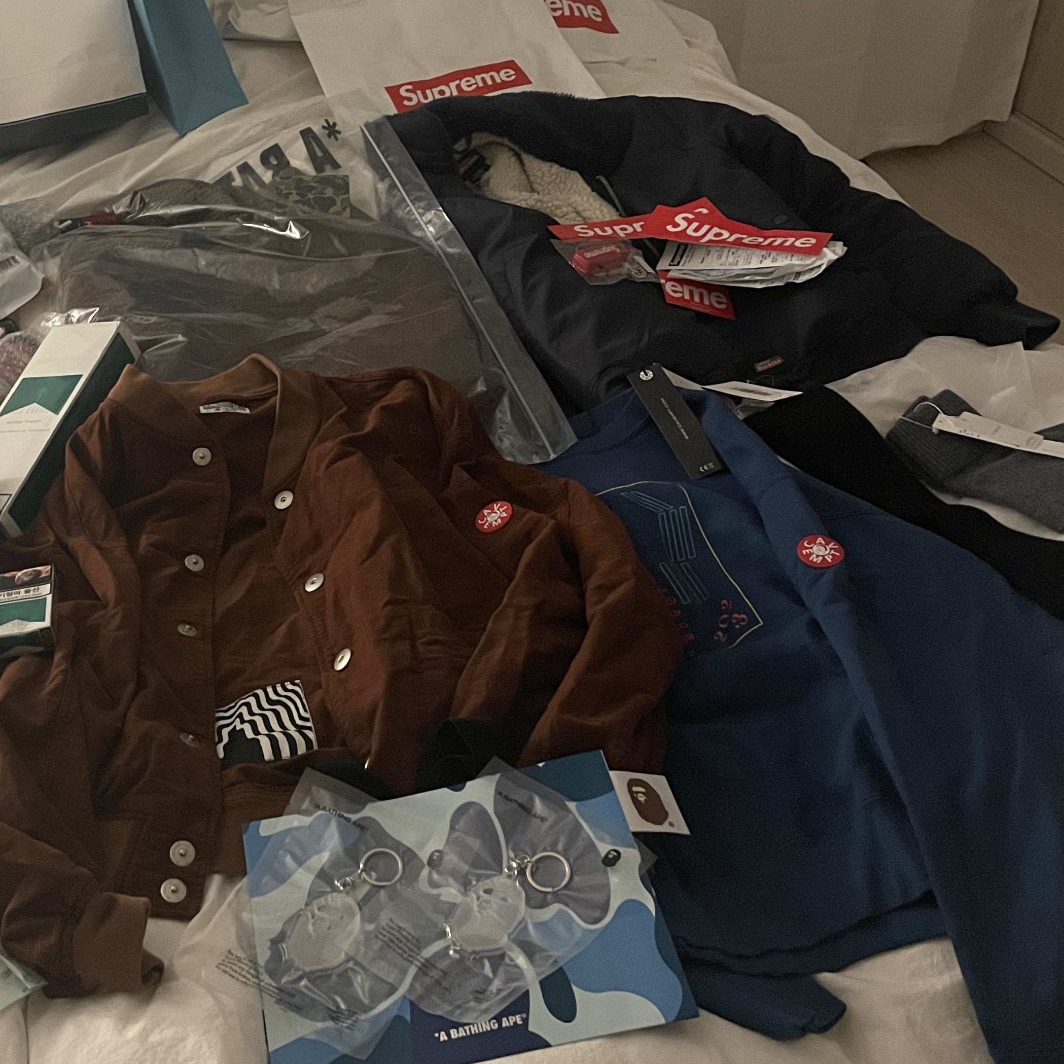Cav Empt Cotton Snap Jacket Brown - 23FW, Supreme x Dickies Fur Collar Bomber Jacket Navy - 23FW 착용 스타일