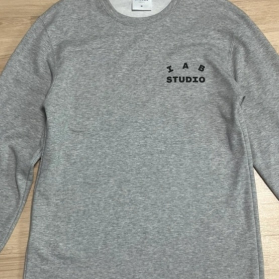 IAB Studio Long Sleeve Gray 착용 스타일 - 1