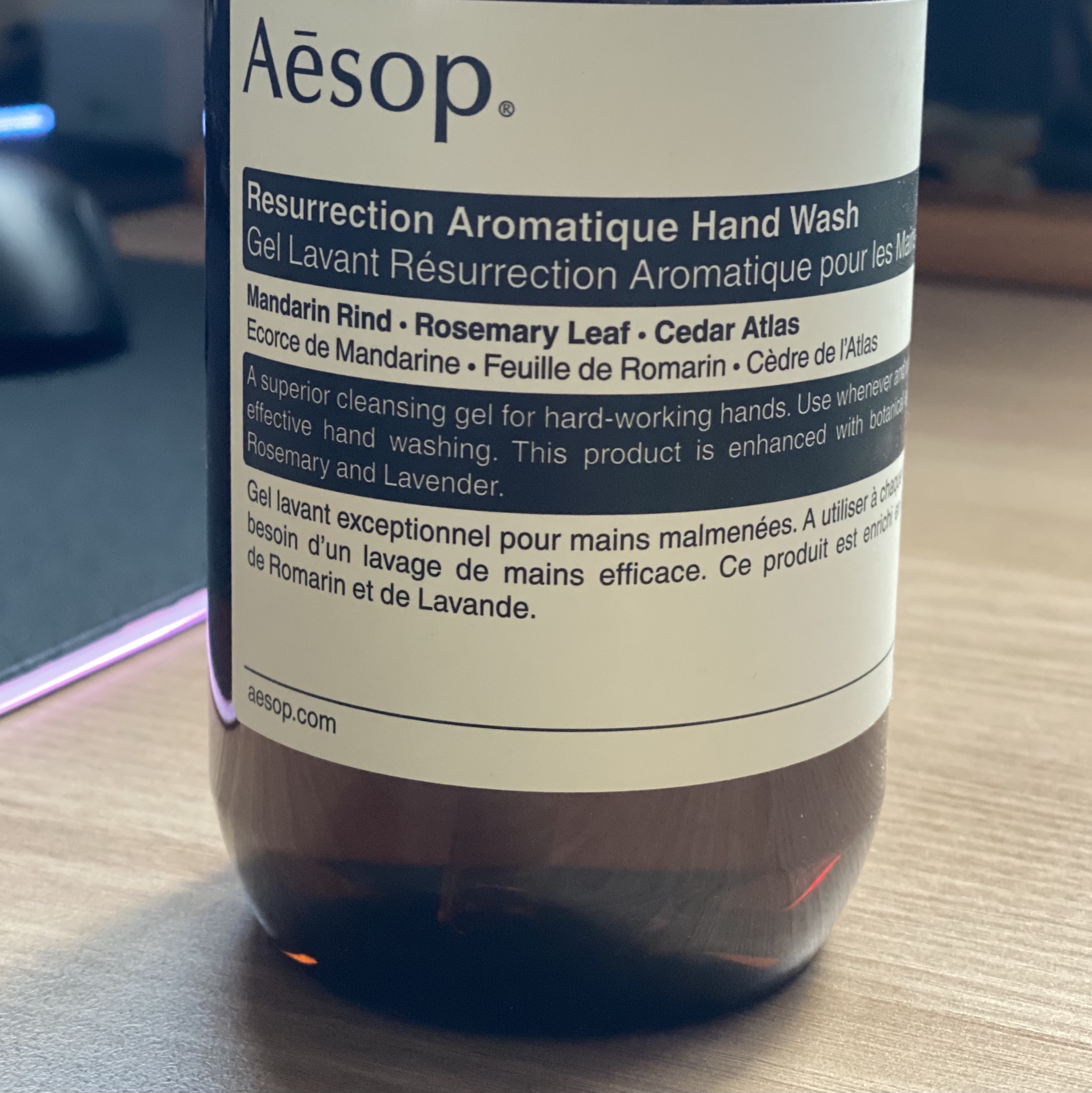 Aesop Resurrection Aromatique Hand Wash with Pump 500ml 착용 스타일