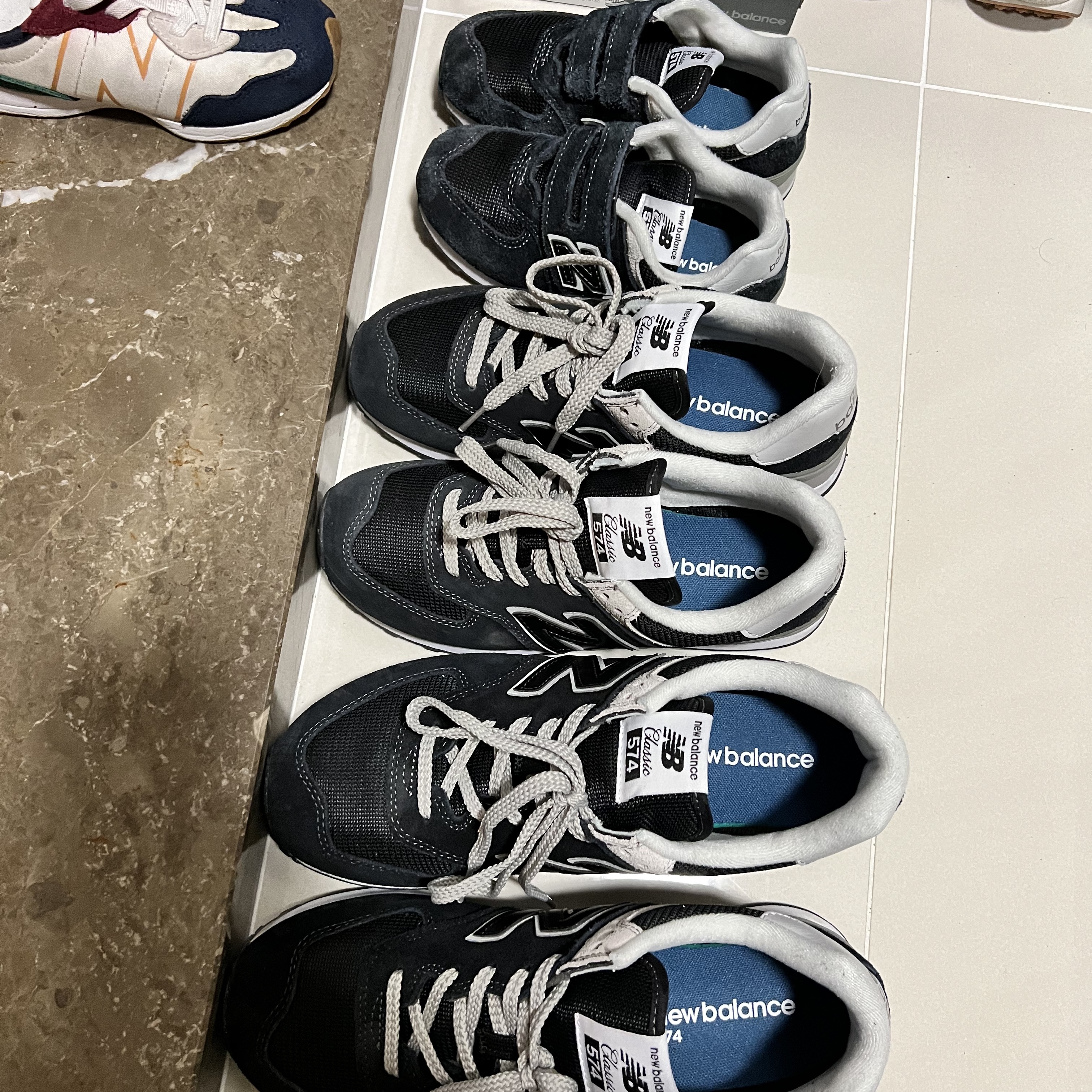 New Balance 574 Black - D Standard 착용 스타일