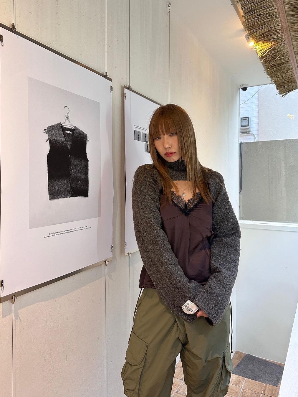 En Or Women High Neck Cropped Bolero Knit Brown, En Or Women High Neck Cropped Bolero Knit Ivory 착용 스타일