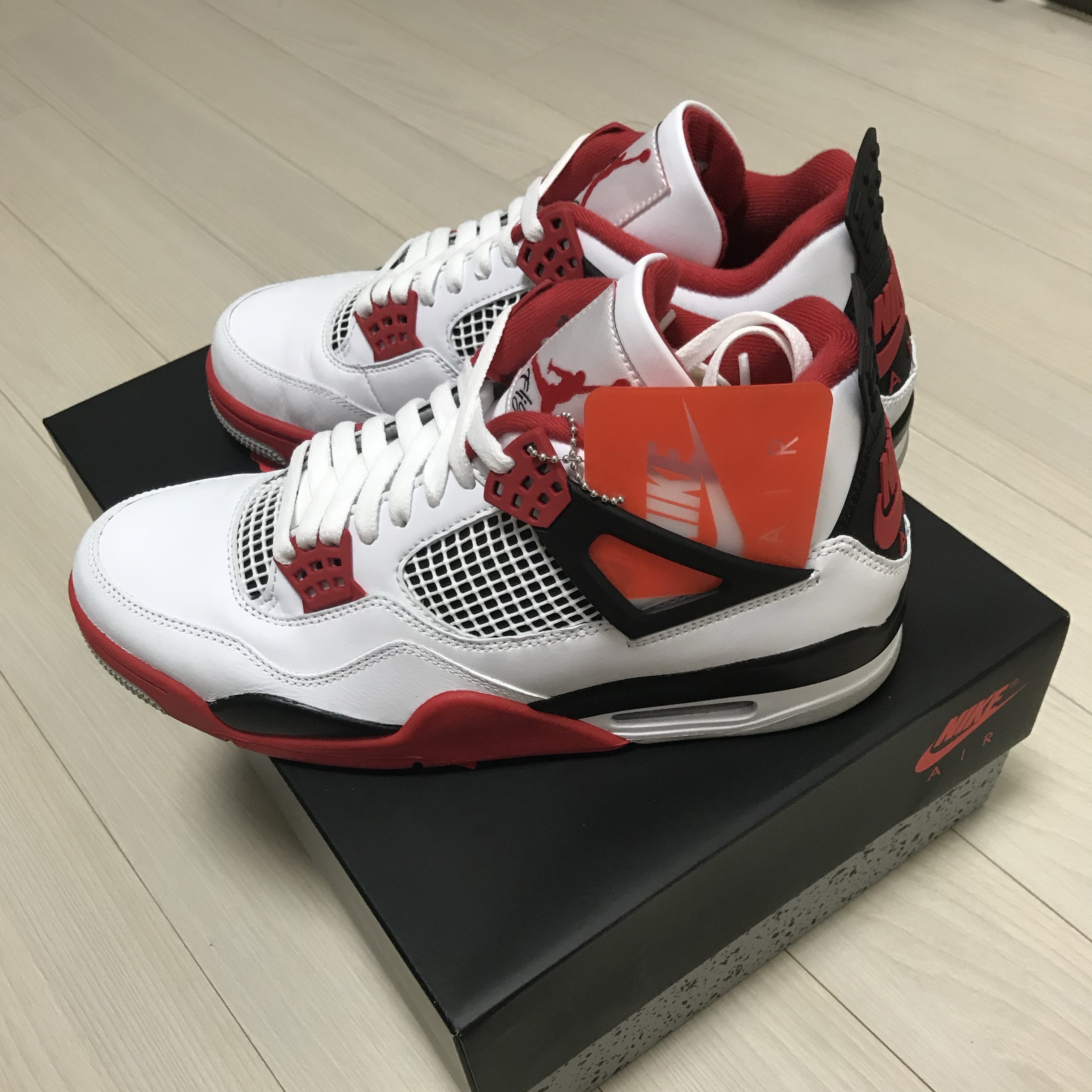 Jordan 4 Retro OG Fire Red 2020 착용 스타일