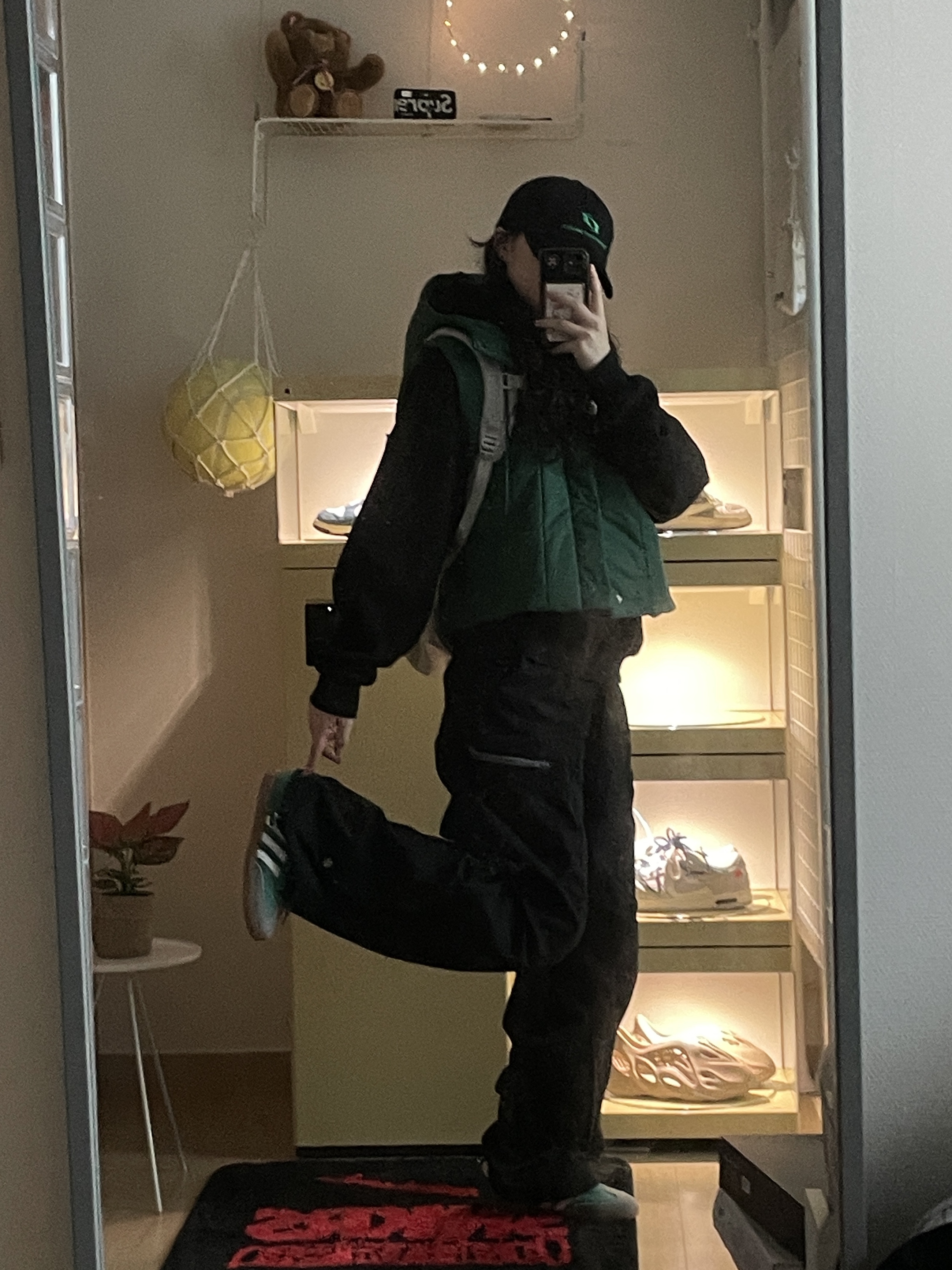 Adidas Samba OG Collegiate Green Gum, (W) Mischief Drawstring Pants Black 착용 스타일