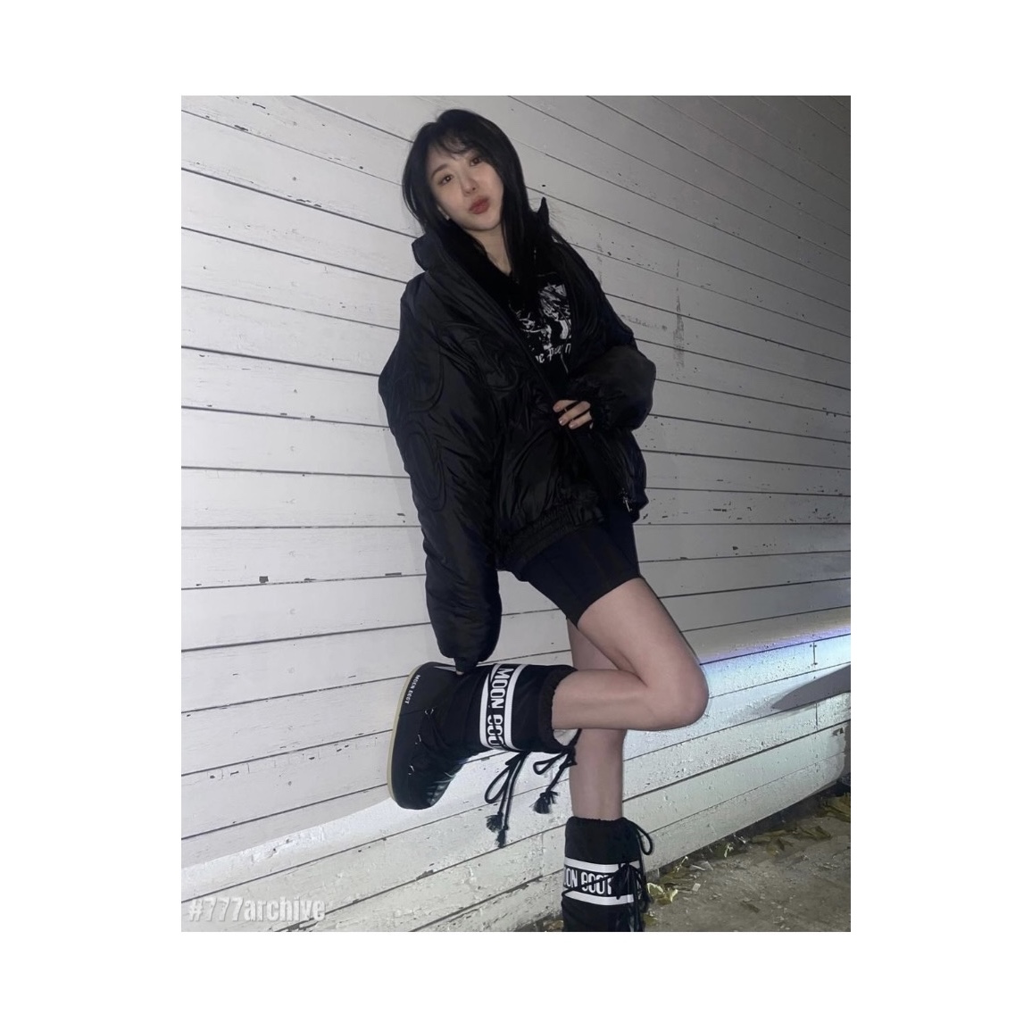 (W) Moon Boot Icon Nylon Boots Black 착용 스타일 - 1