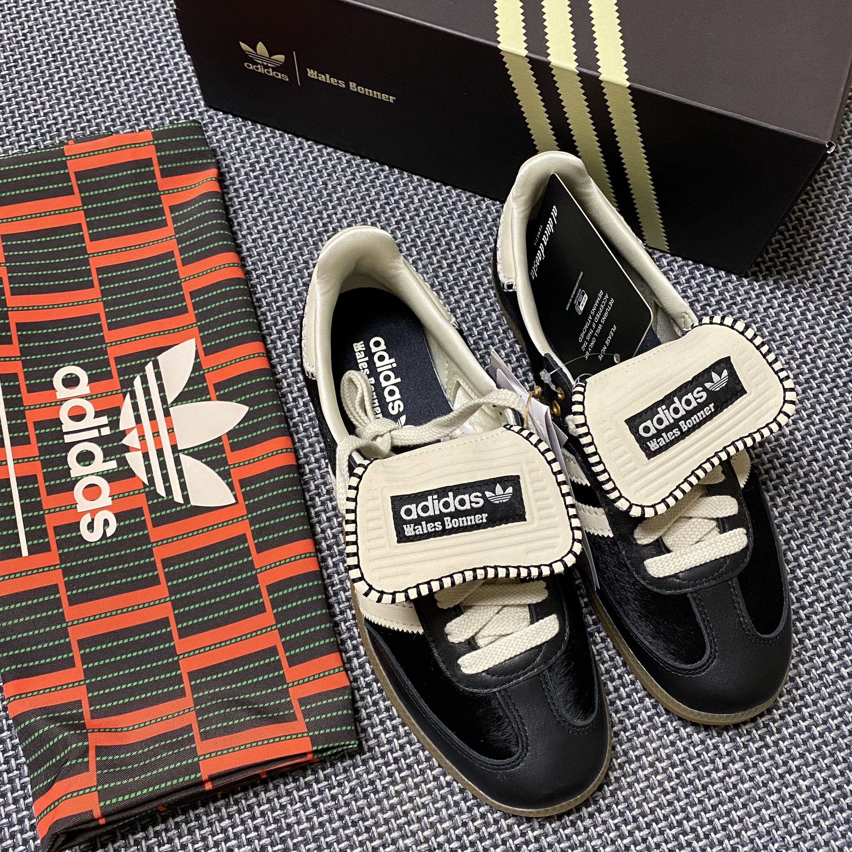 Adidas x Wales Bonner Pony Tonal Samba Core Black Cream White 착용 스타일