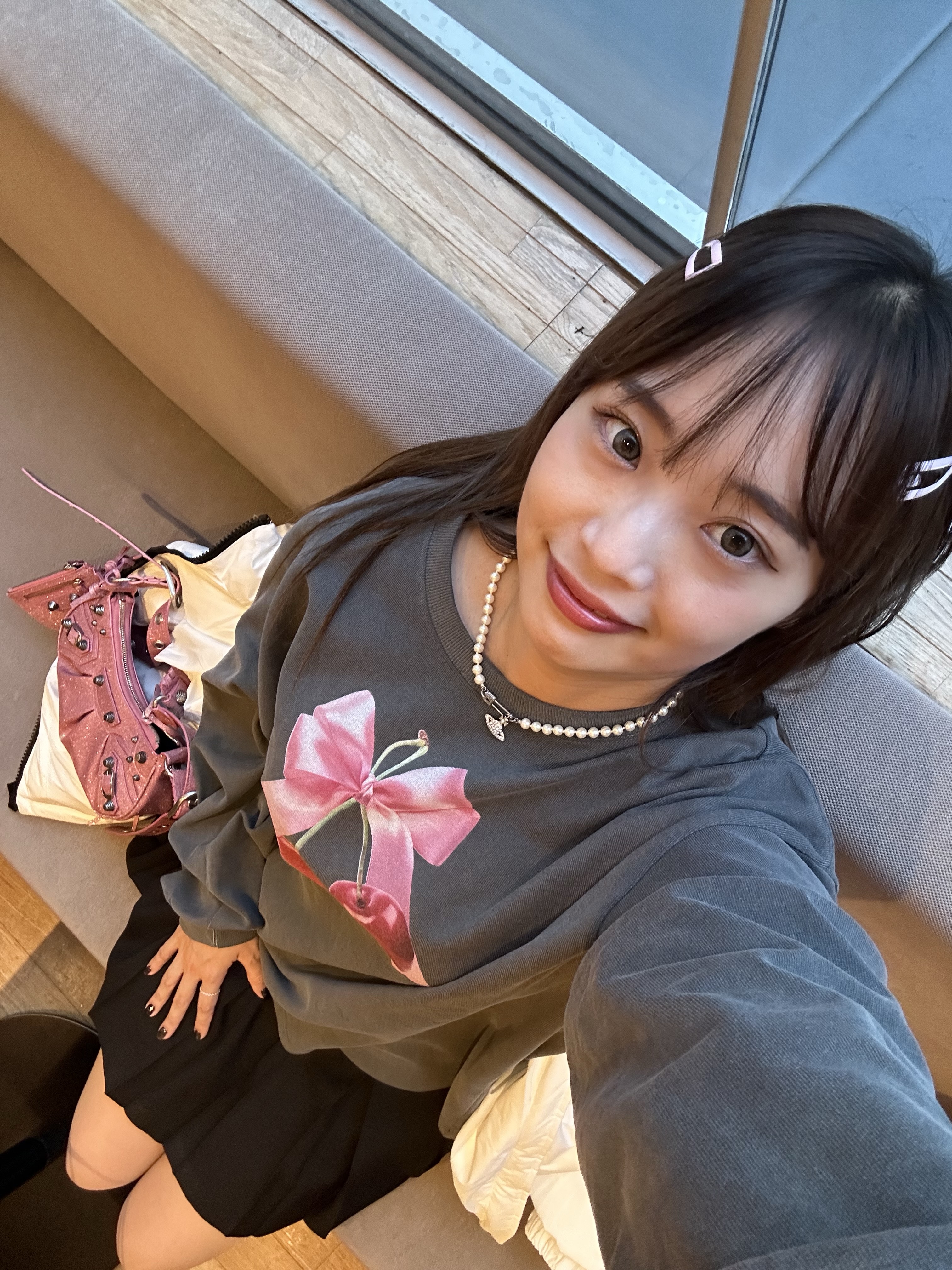 Maison Mihara Yasuhiro Peterson OG Sole Canvas Low Sneakers Black, Balenciaga Le Cagole XS Shoulder Bag with Rhinestones Pink 착용 스타일 - 5