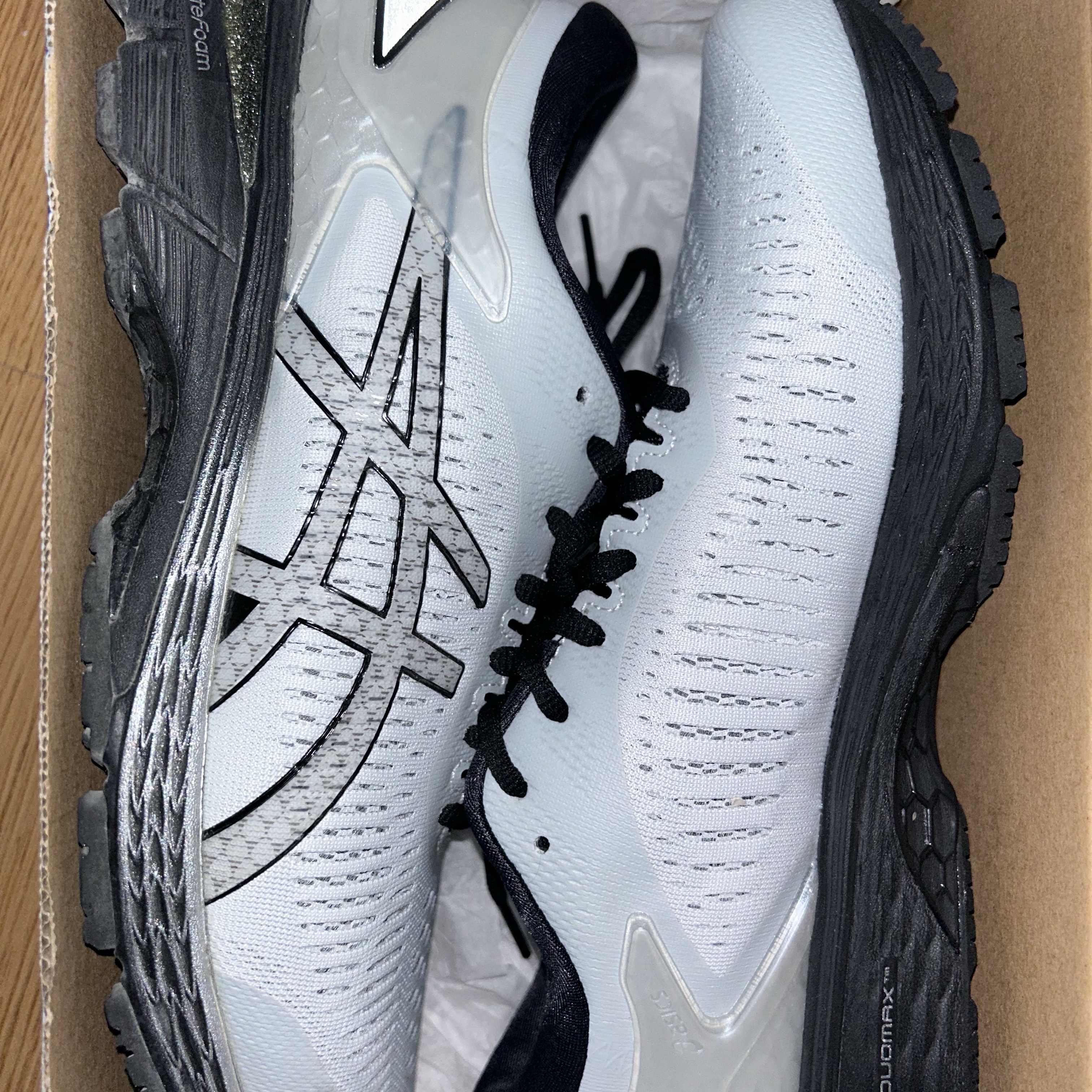Asics Gel-Kayano 25 Glacier Grey 착용 스타일