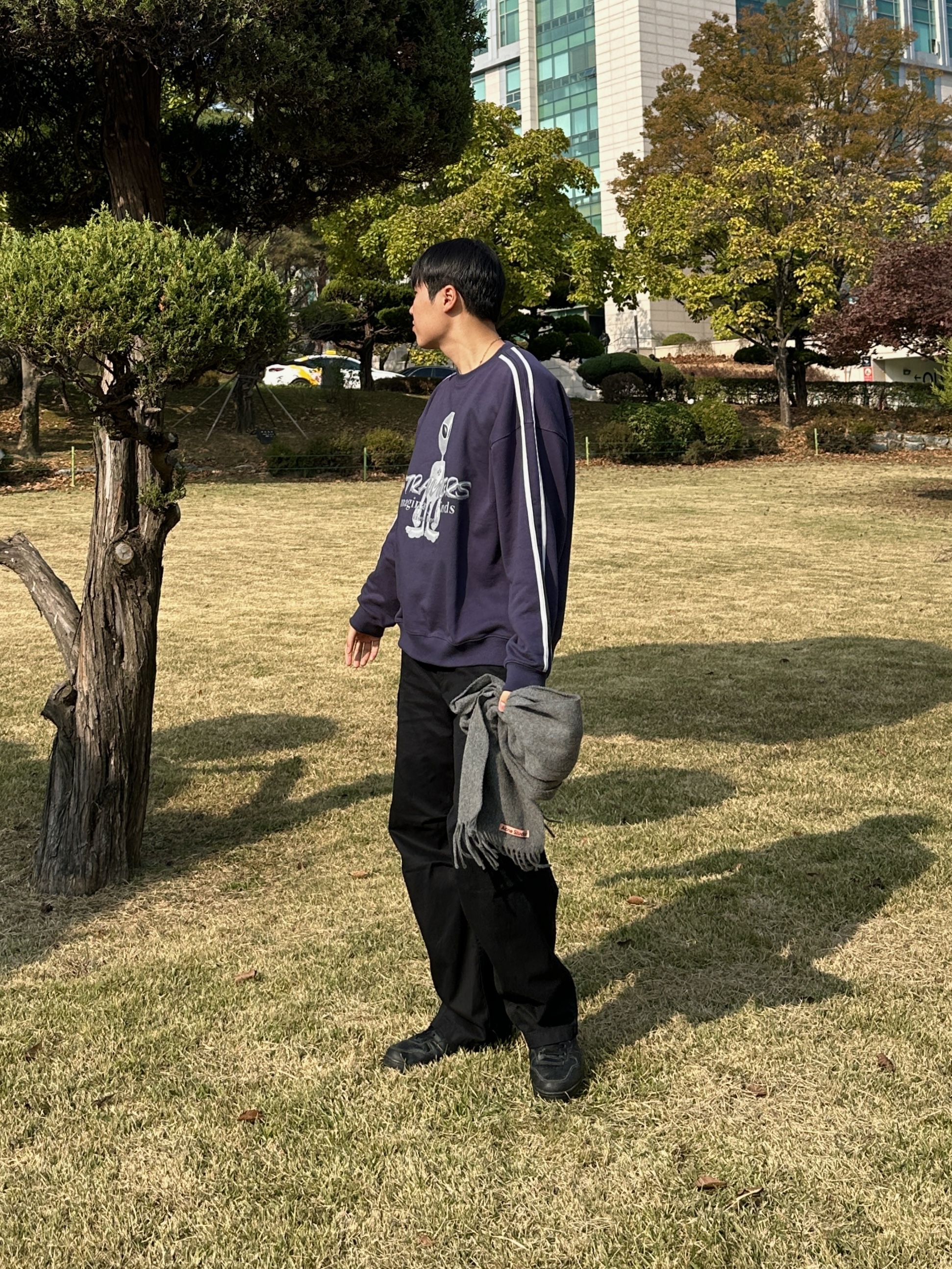 Acne Studios Narrow Wool Fringe Muffler Grey Melange 착용 스타일 - 1