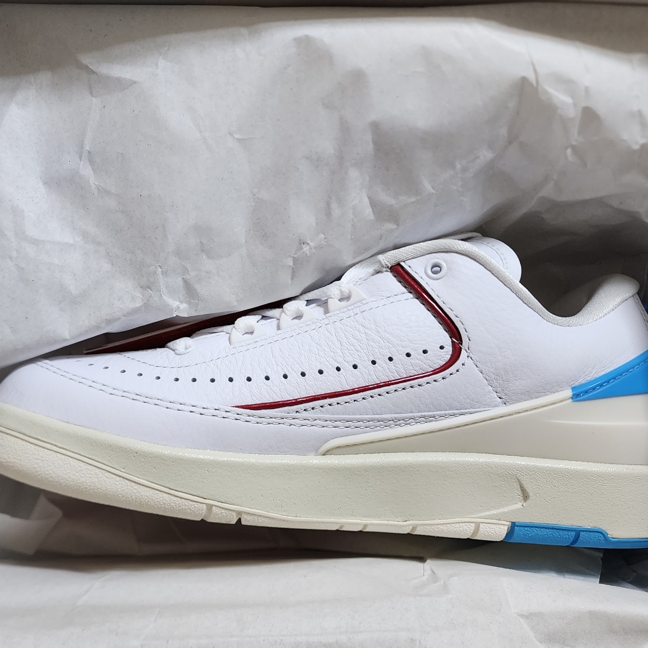 (W) Jordan 2 Retro Low Gym Red and Dark Powder Blue 착용 스타일 - 4