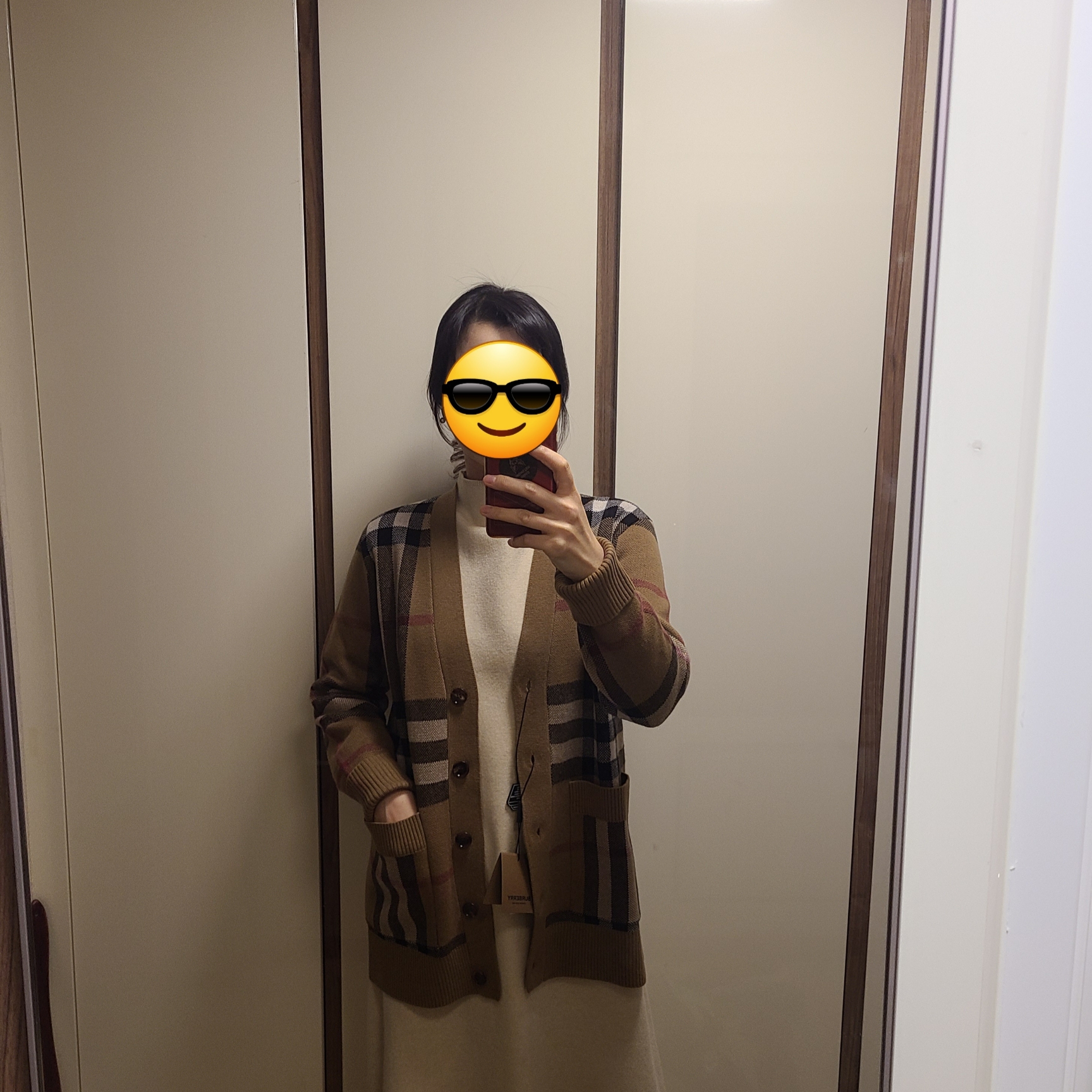 (W) Burberry Check Wool Cashmere Jacquard Oversized Cardigan Birch Brown 착용 스타일