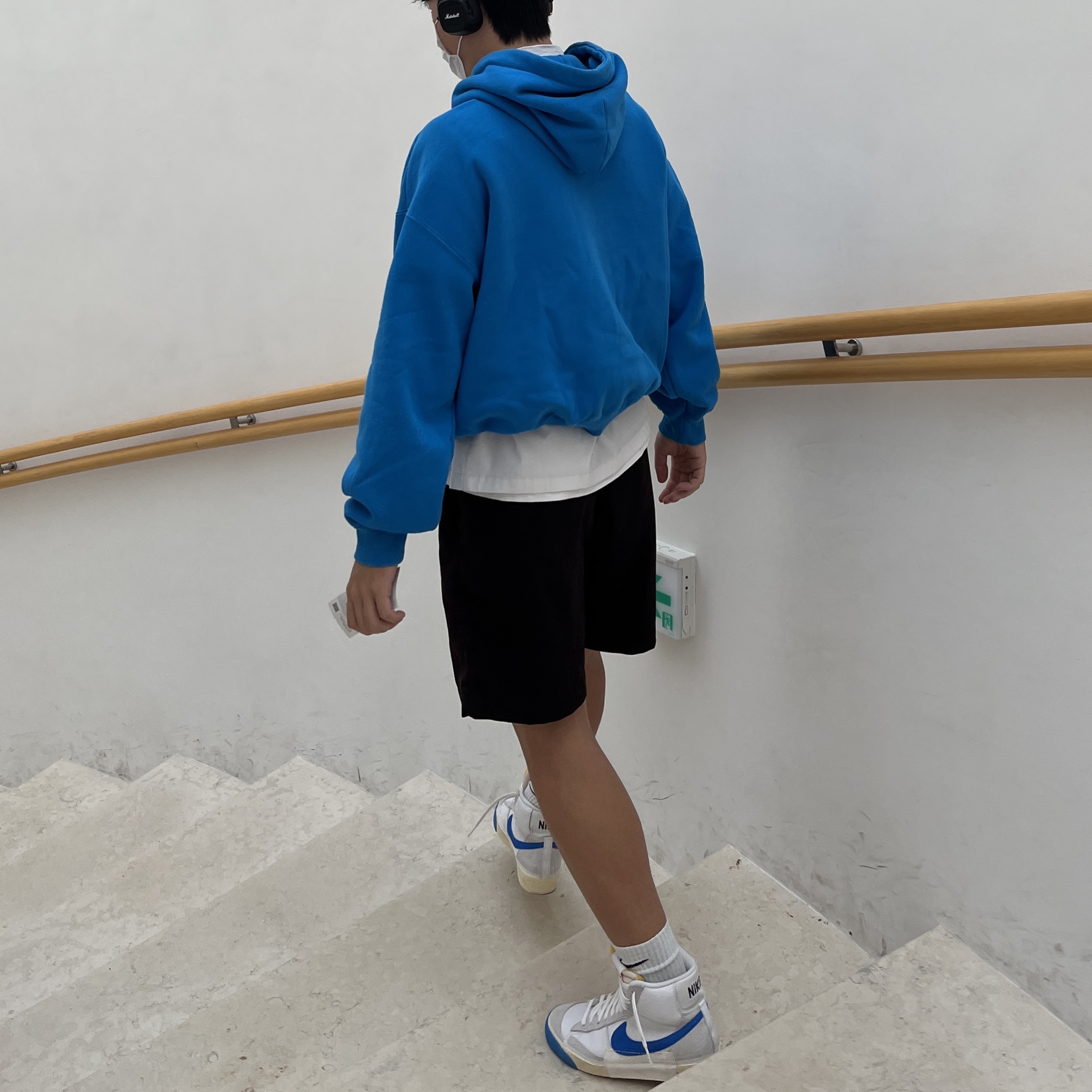 Nike Blazer Mid '77 Pro Club Photo Blue, Marshall Major IV Black (Korean Ver.) 착용 스타일 - 2