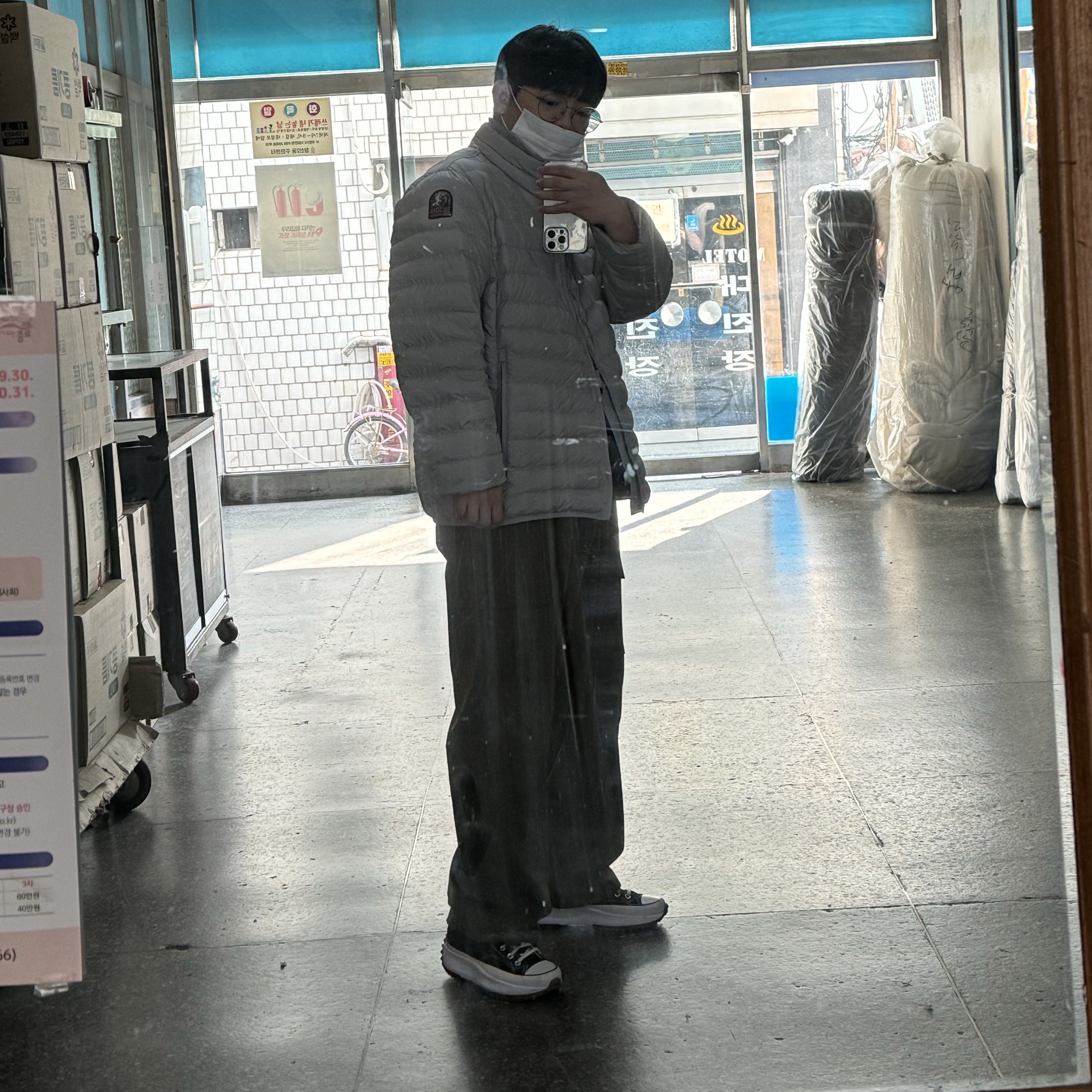 Parajumpers Ugo Puffer Jacket Shark - 23FW, Converse Run Star Hike Hi Black White Gum 착용 스타일 - 1
