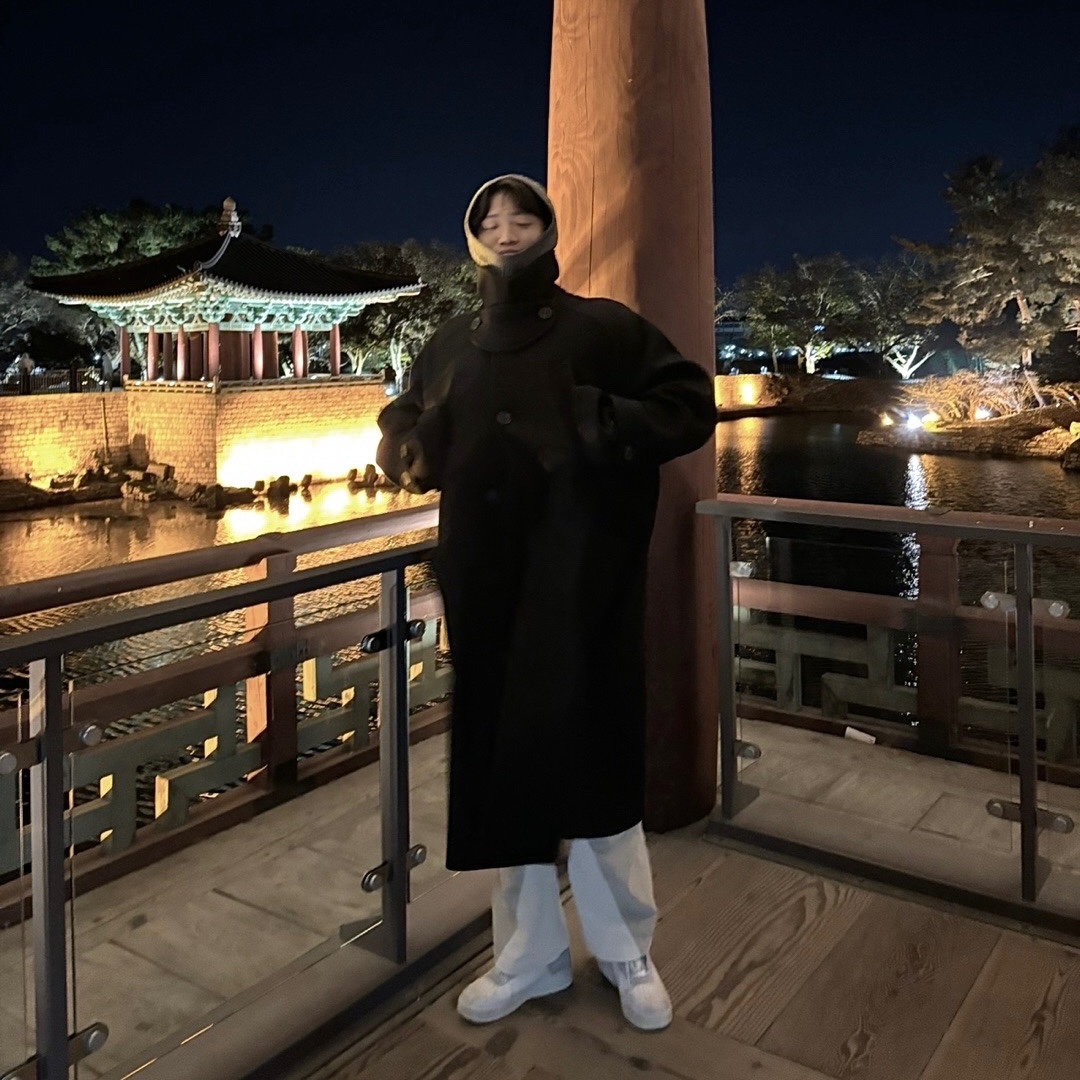 Undermycar Legion.02 Balmacaan Oversized Wool Coat Black 착용 스타일 - 2
