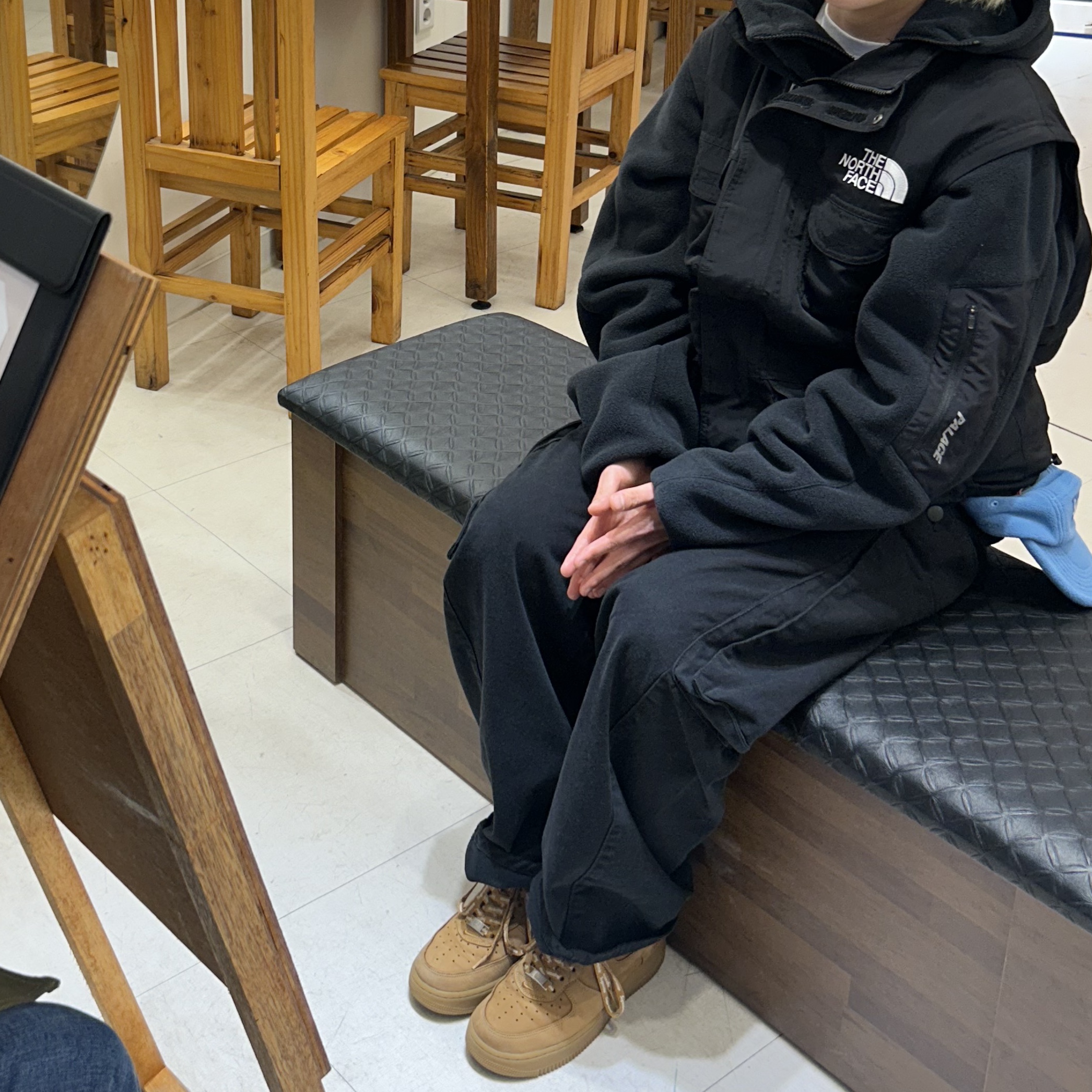 Supreme x The North Face Trekking Convertible Jacket Black - 22SS, Palace Polartec Venter Hood Jacket Black - 22FW 착용 스타일