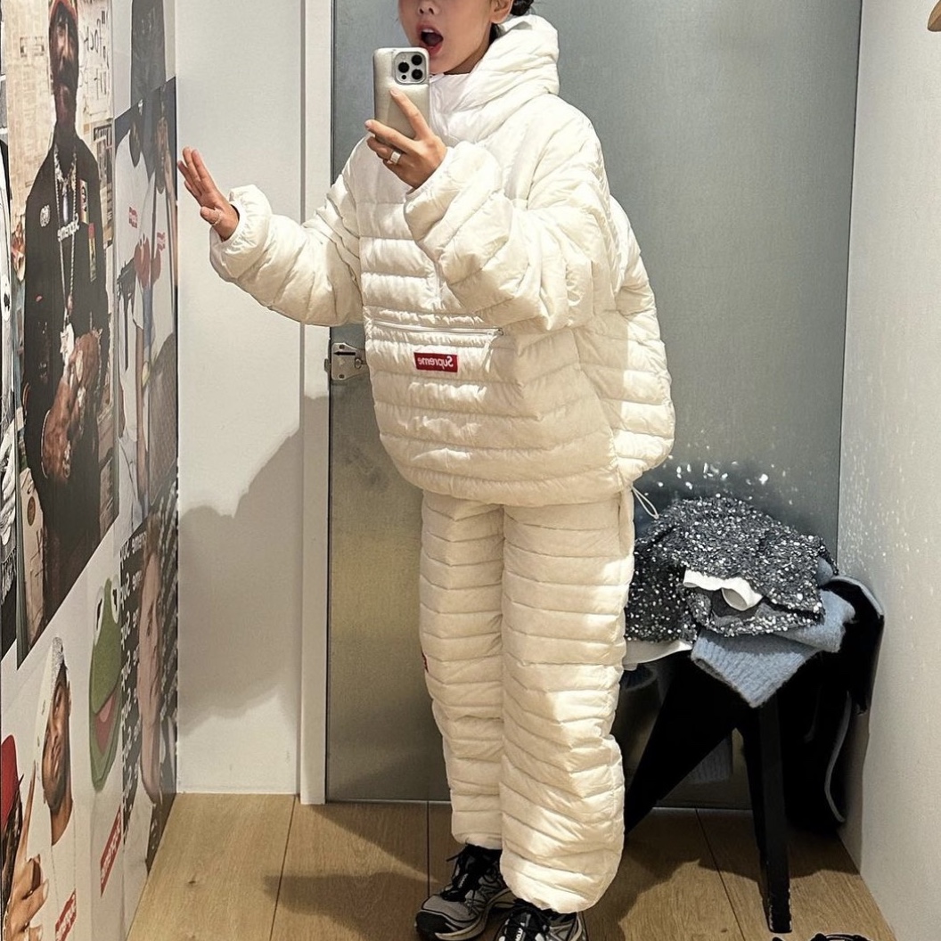 Supreme Micro Down Half Zip Hooded Pullover White - 23FW 착용 스타일