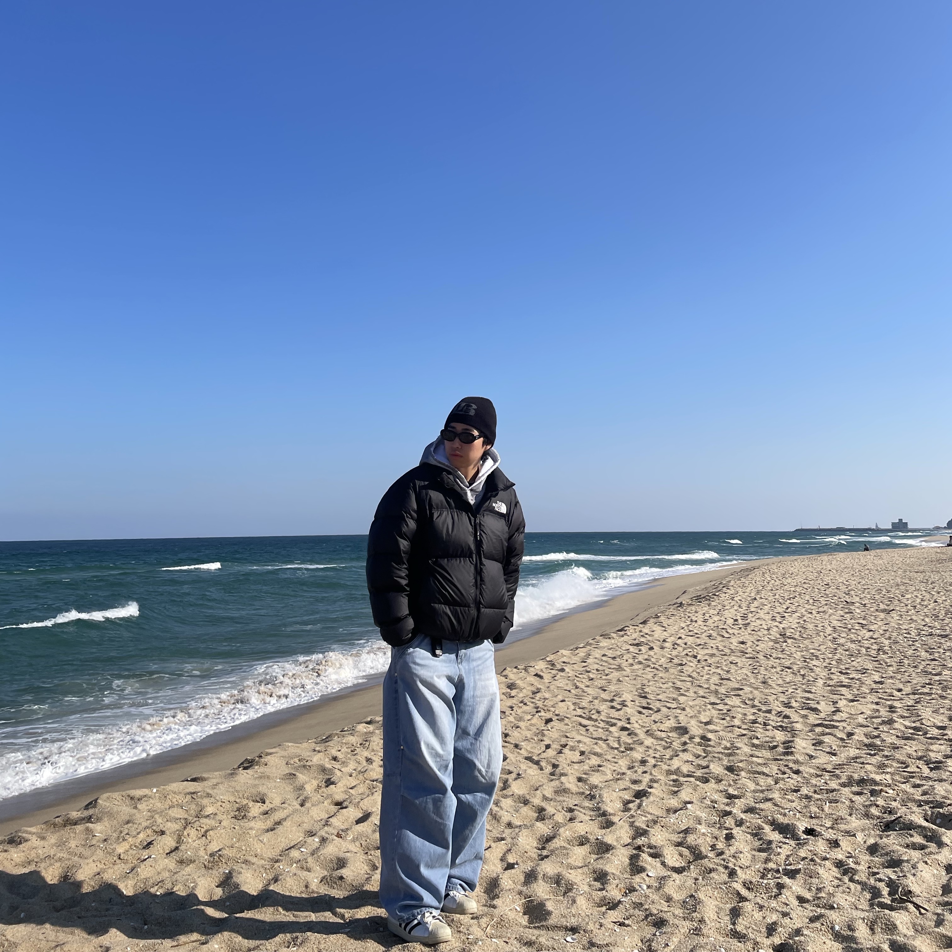 The North Face 1996 Retro Nuptse Jacket Black, Adidas Superstar Premium White Black 착용 스타일 - 2