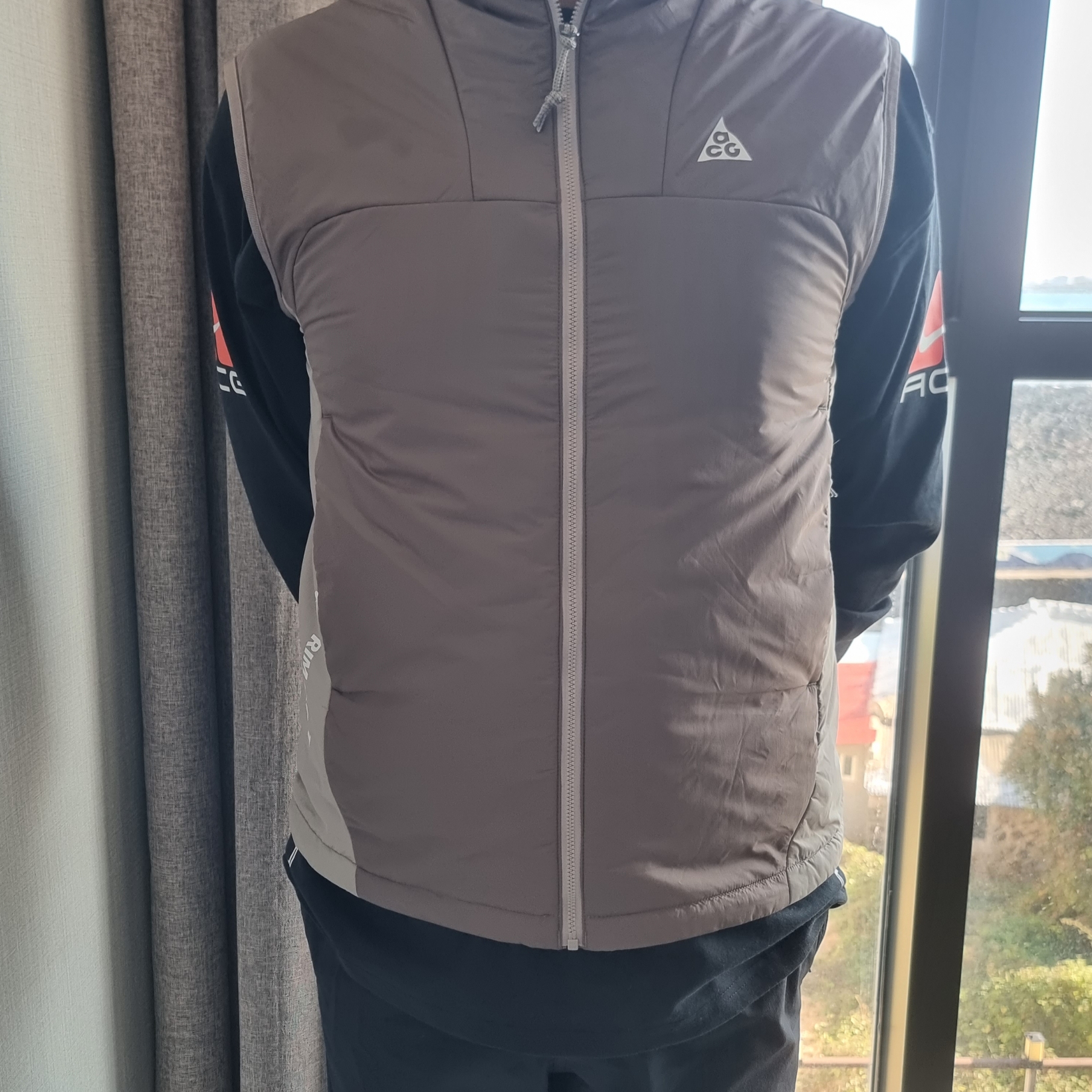 Nike ACG Therma-Fit ADV Rope de Dope Full Zip Vest Iron Stone - Asia 착용 스타일
