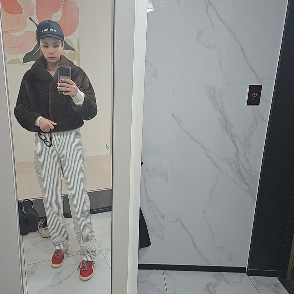 (W) Miu Miu Drill Baseball Cap Black, Puma x Casestudy Suede VTG Chinese Red 착용 스타일 - 2