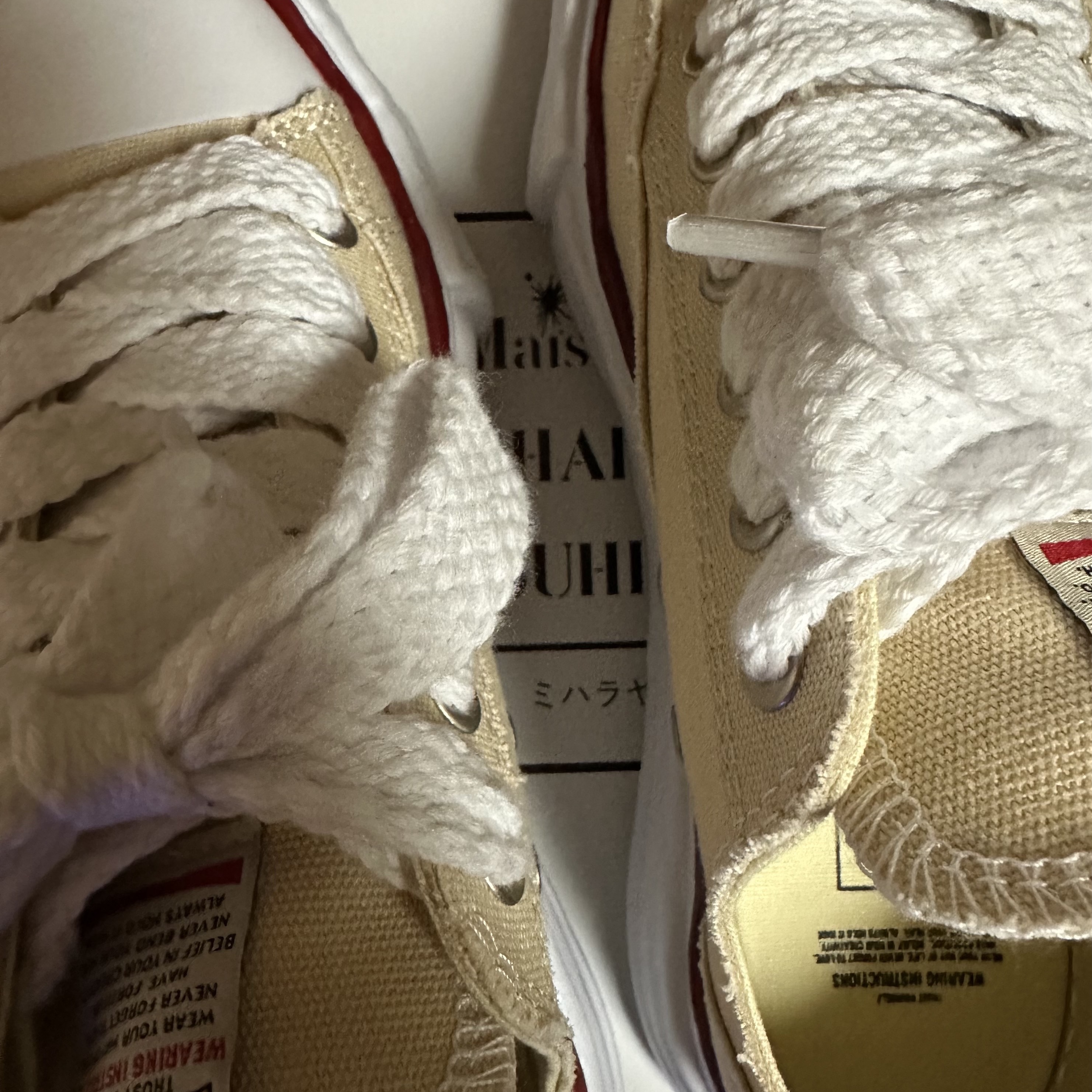 Maison Mihara Yasuhiro Peterson OG Sole Canvas Low-top Sneakers Natural 착용 스타일