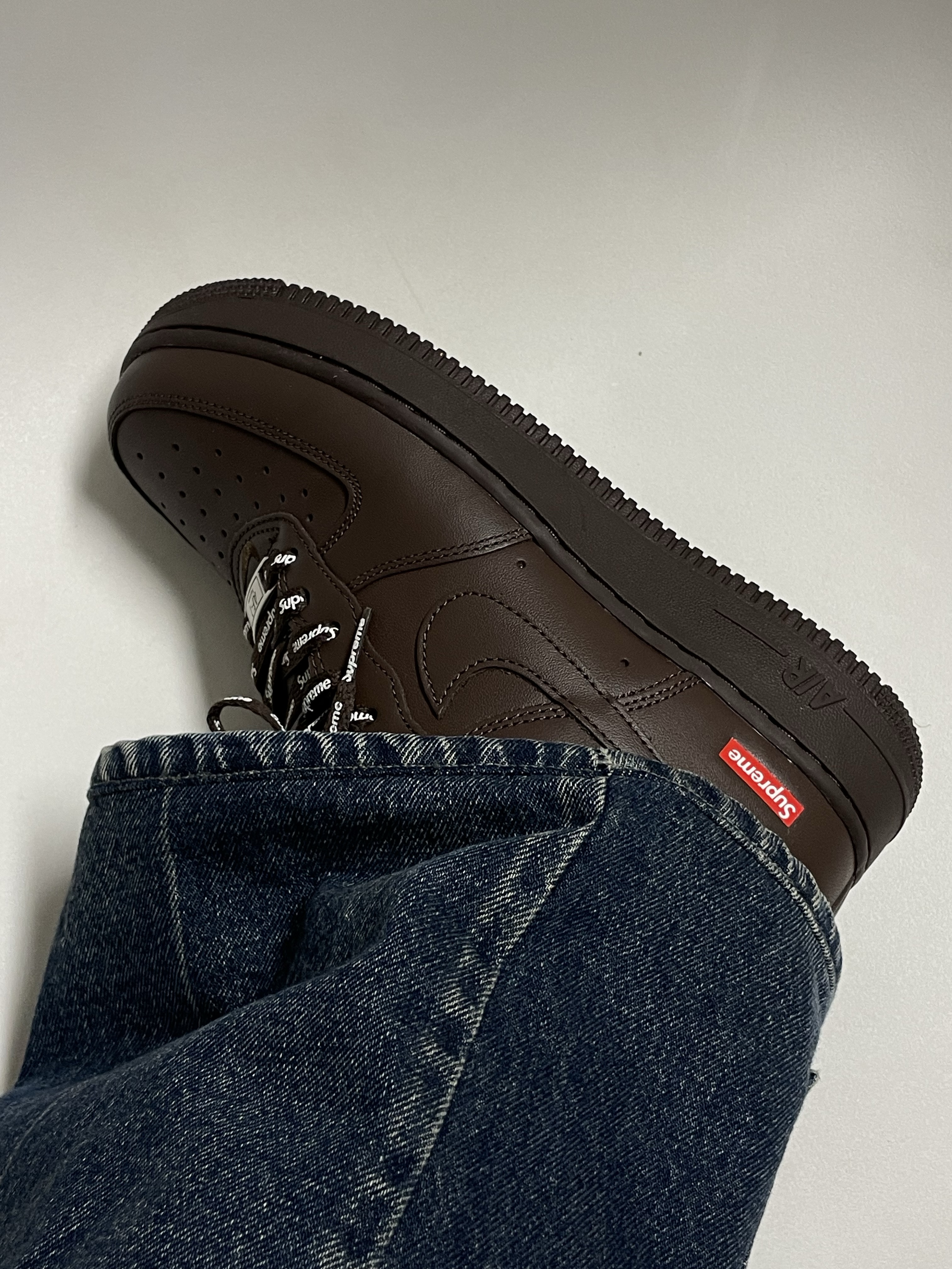 Nike x Supreme Air Force 1 Low Baroque Brown 착용 스타일