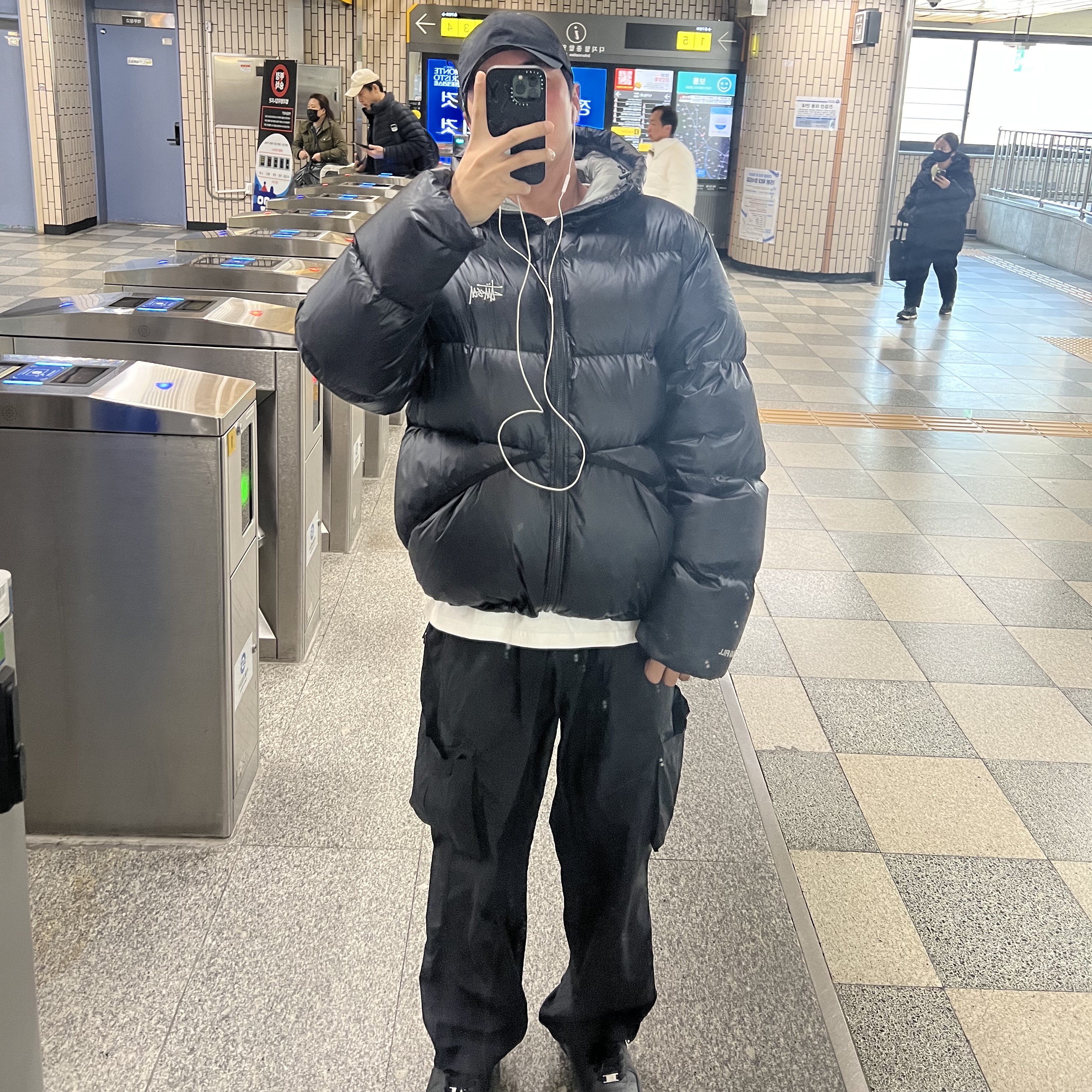 Stussy Down Parka Micro Ripstop Phantom Black 착용 스타일