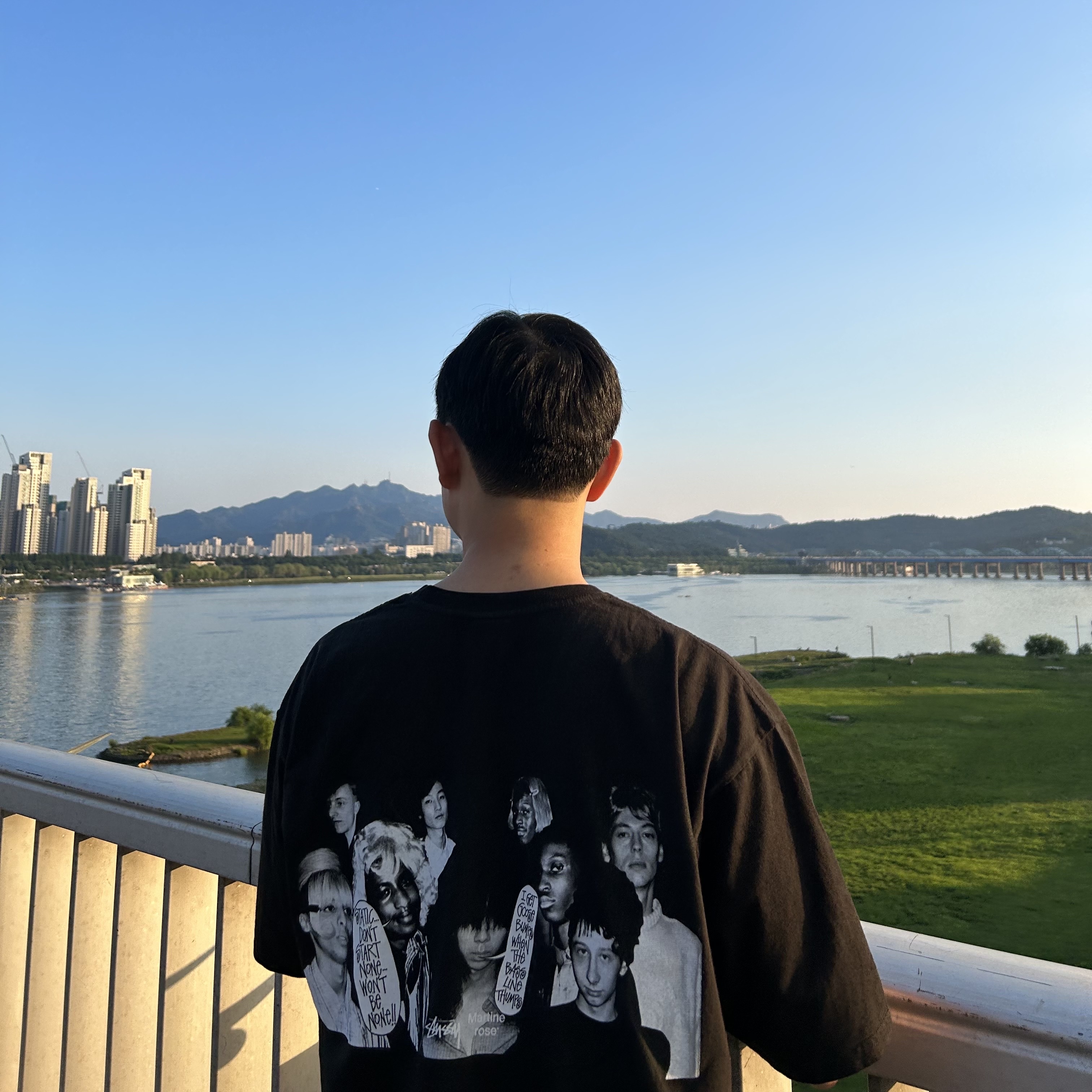 Stussy x Martine Rose Collage Pigment Dyed T-Shirt Black 착용 스타일
