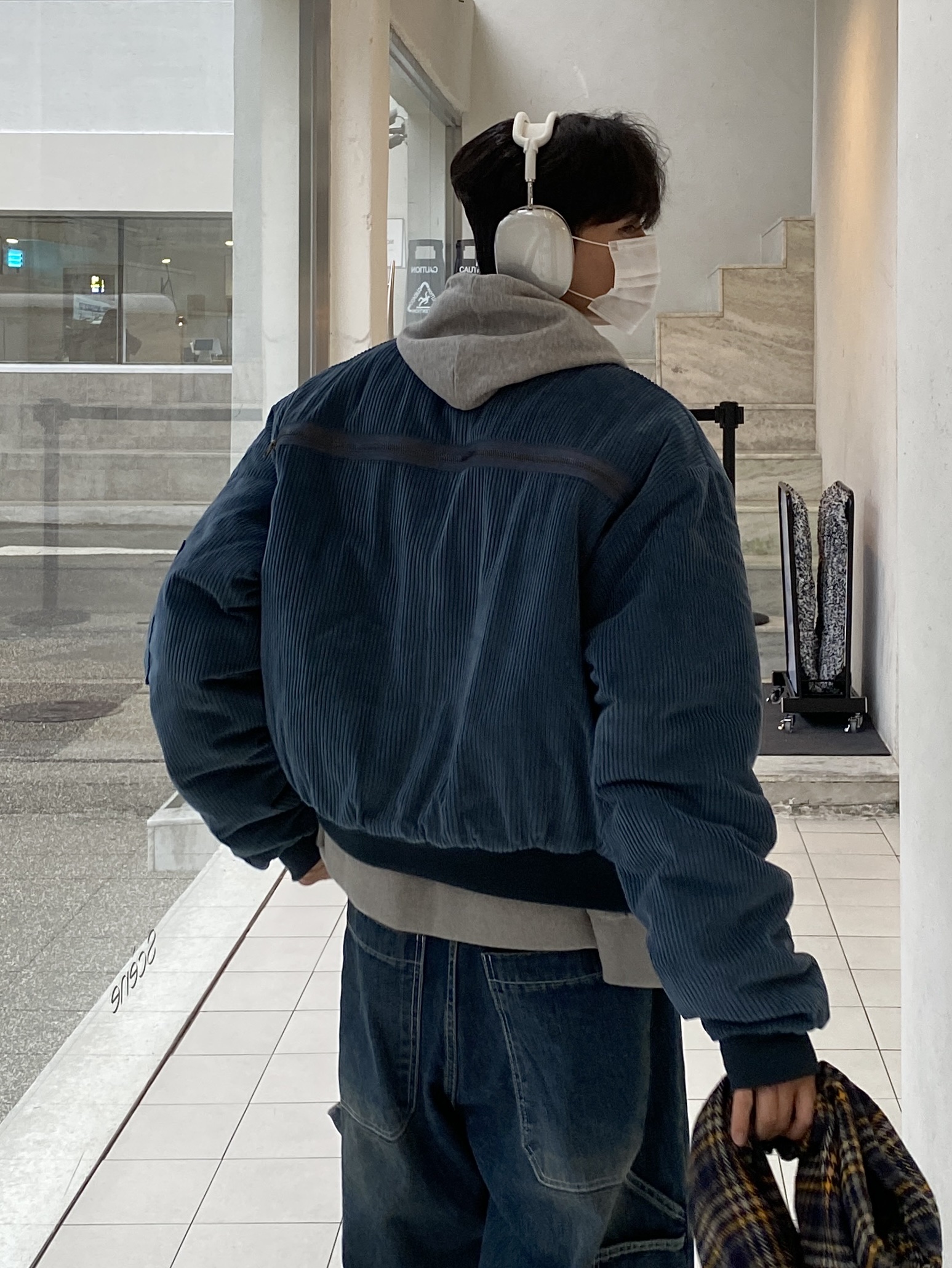 Apple AirPods Max Lightning Silver (Korean Ver.) 착용 스타일 - 5