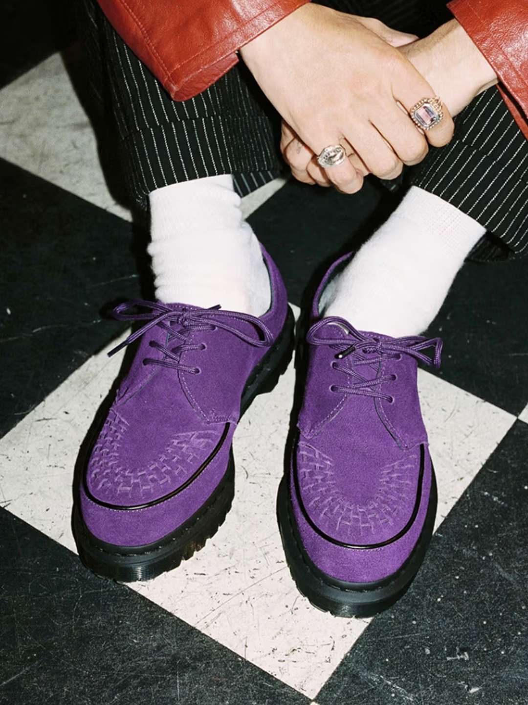 Dr. Martens x Supreme Ramsey Creeper Purple, Dr. Martens x Supreme Ramsey Creeper Black 착용 스타일 - 2