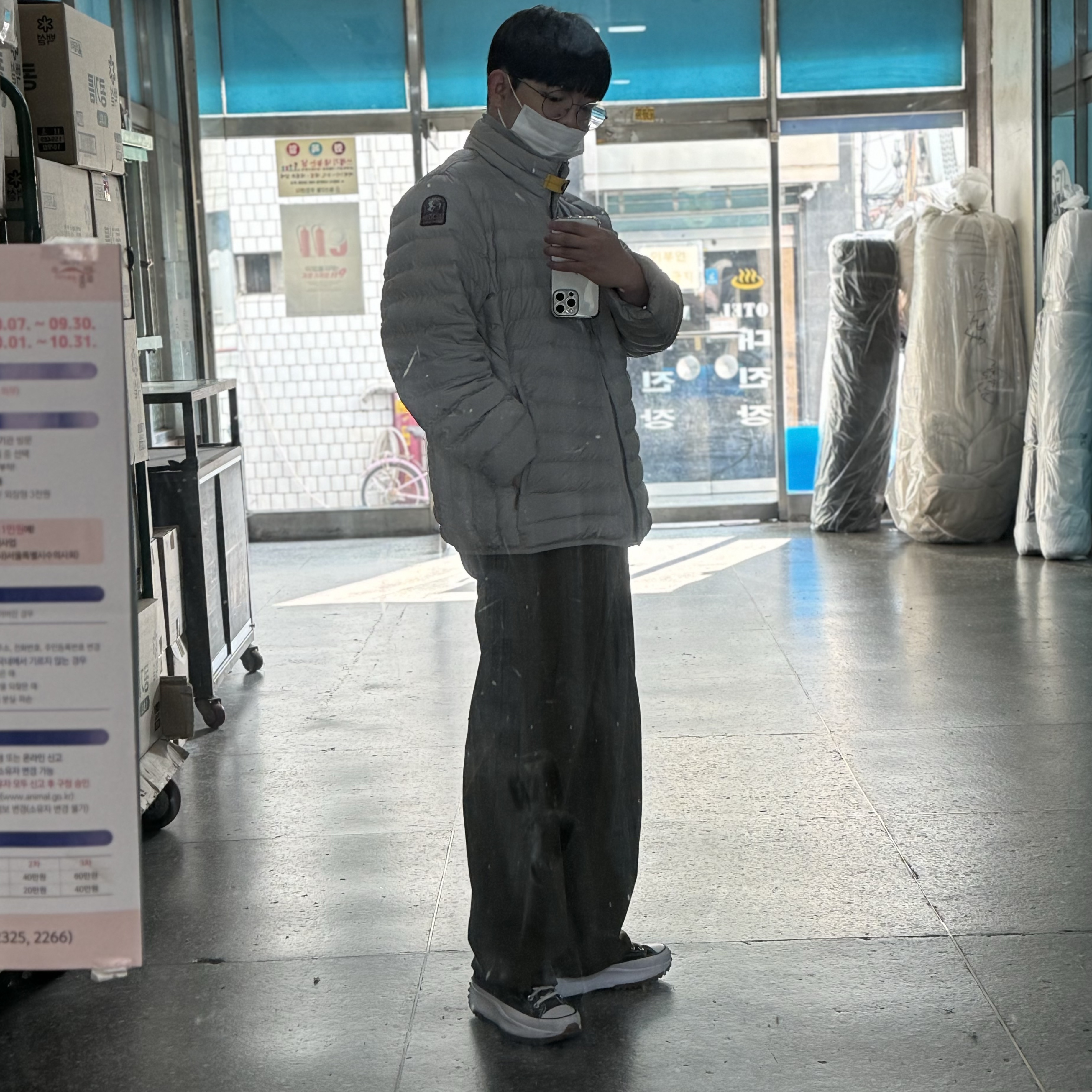Parajumpers Ugo Puffer Jacket Shark - 23FW, Converse Run Star Hike Hi Black White Gum 착용 스타일 - 2