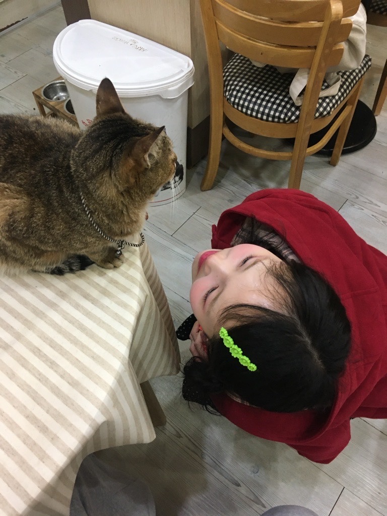 Sou Sou Canvas Soft Gamaguchi Bag Large Black (with 110cm Black Leather Strap) 착용 스타일 - 2